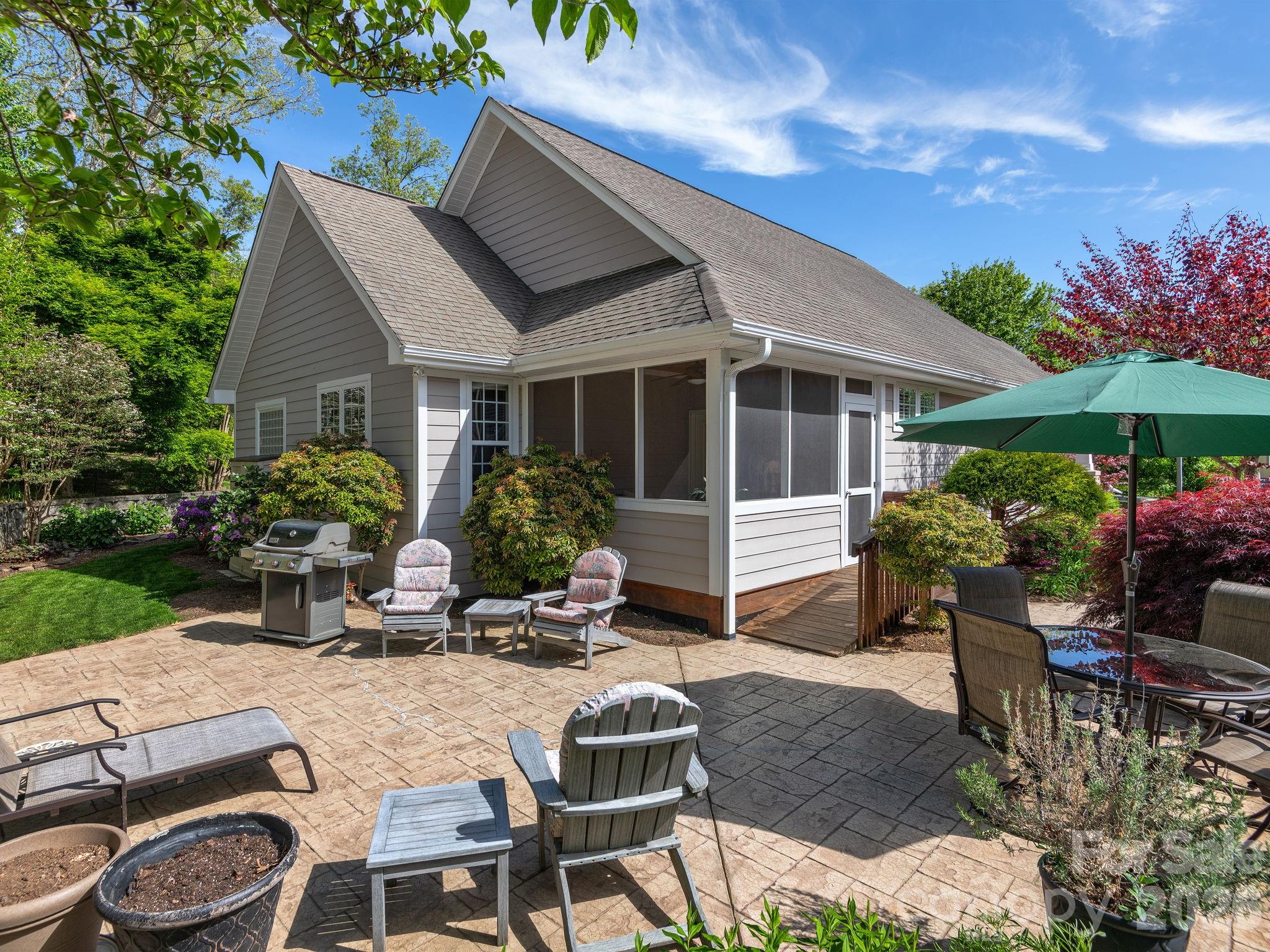 30 Banks Town Road — Weaverville