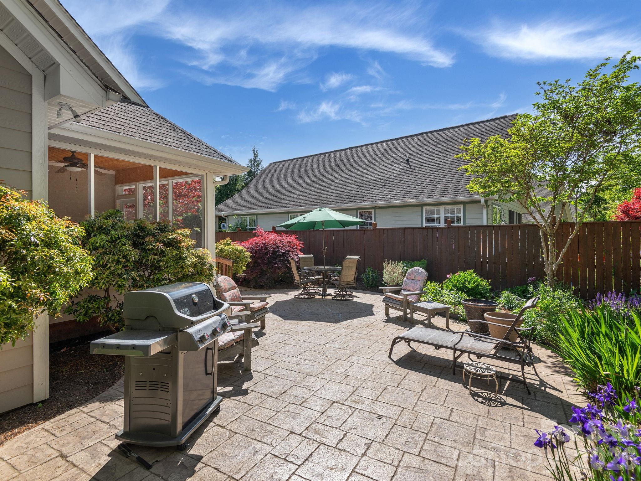 30 Banks Town Road — Weaverville
