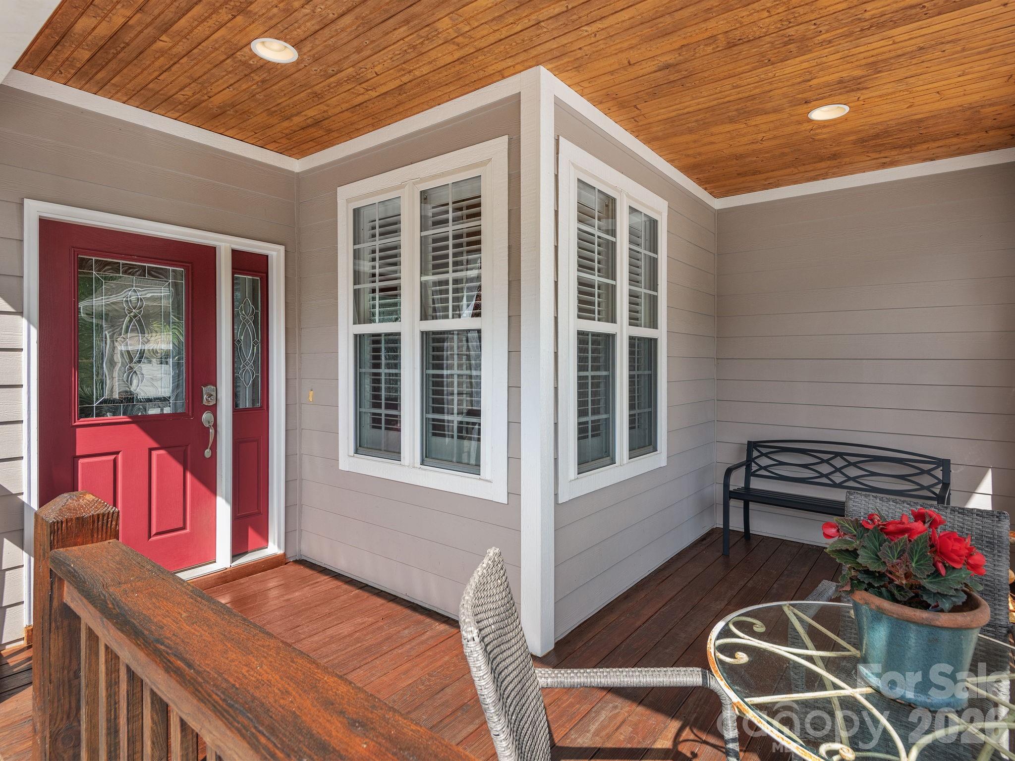 30 Banks Town Road — Weaverville