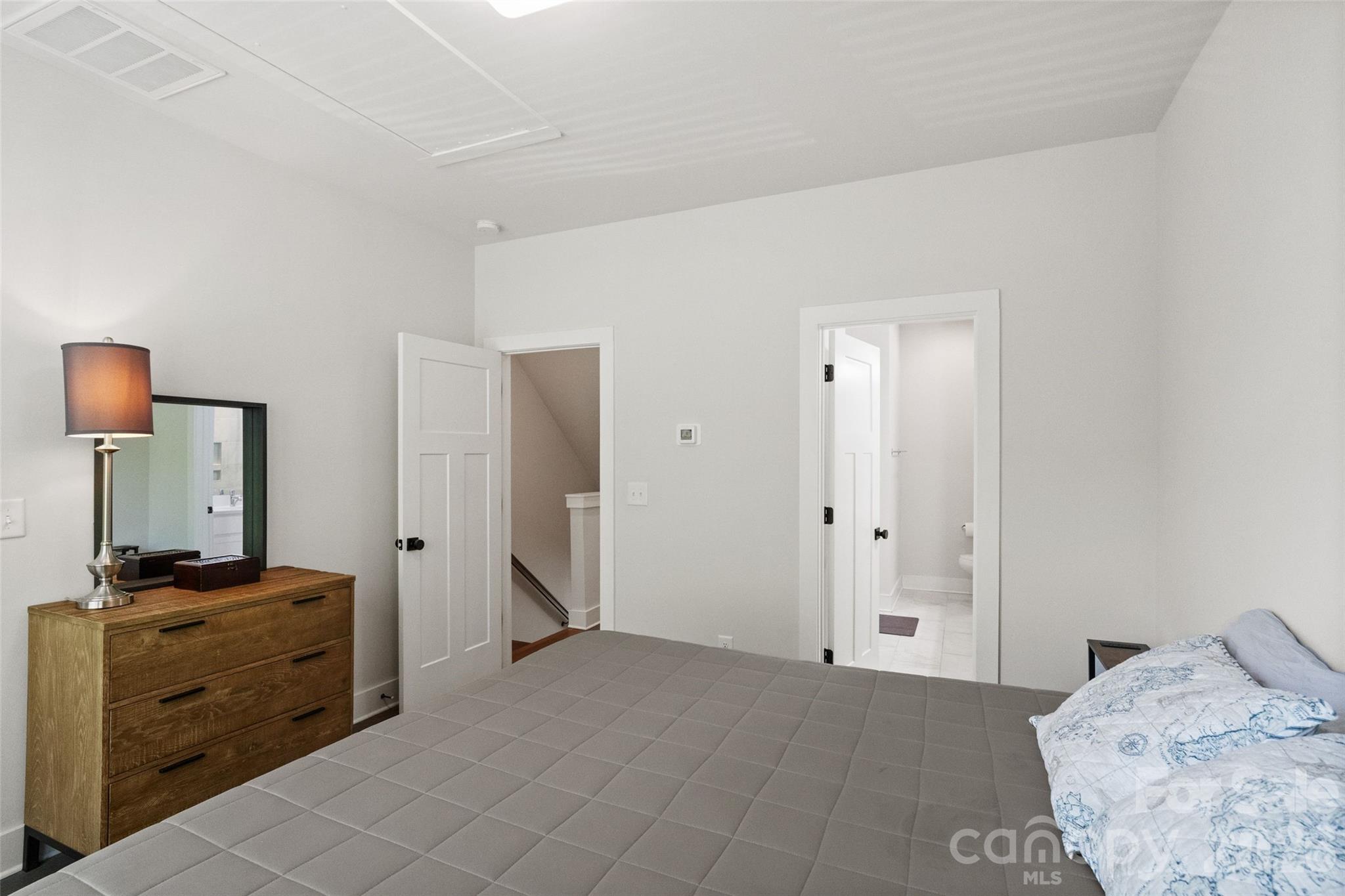 5040 York Park Lane — Charlotte