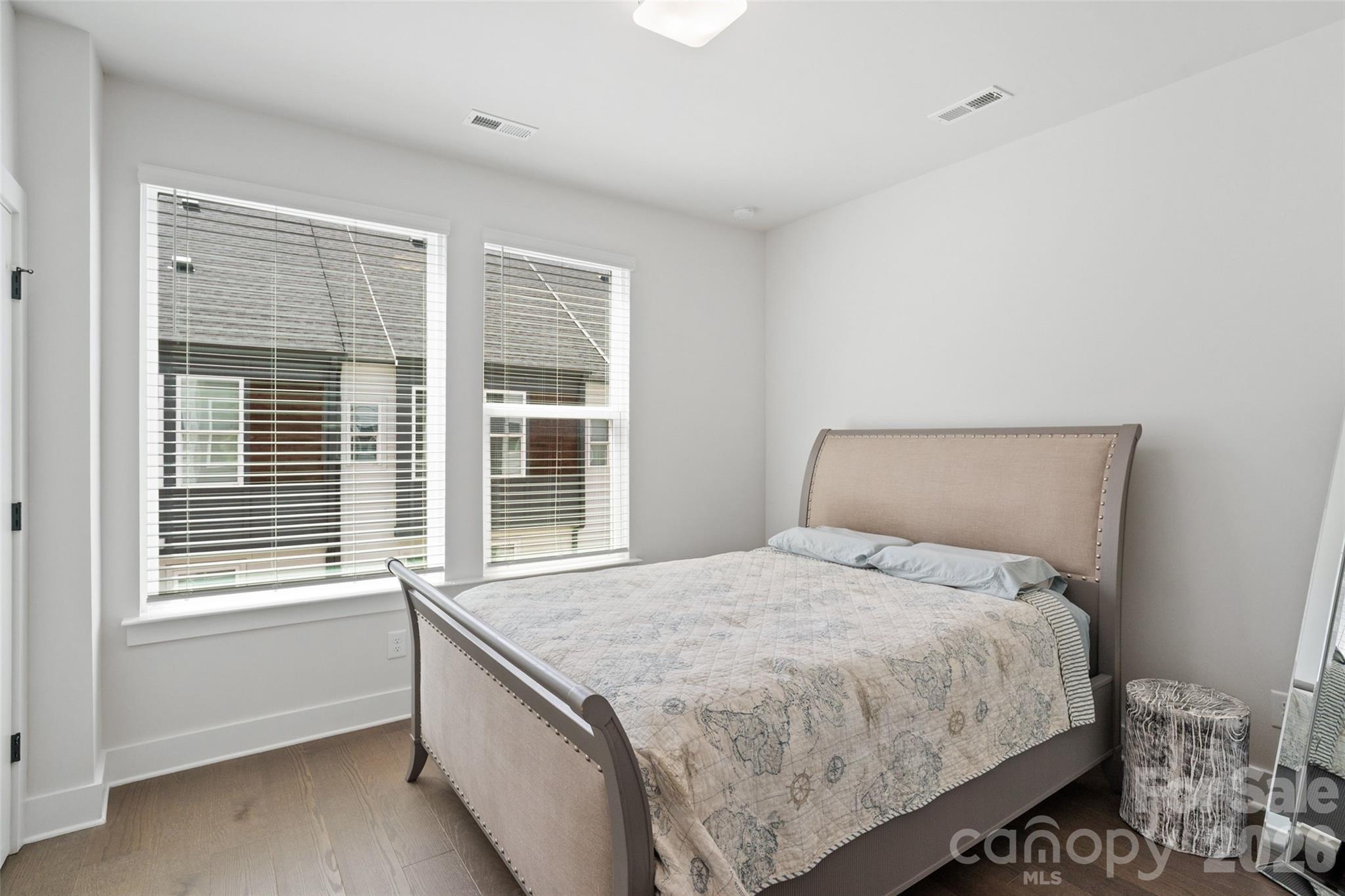 5040 York Park Lane — Charlotte