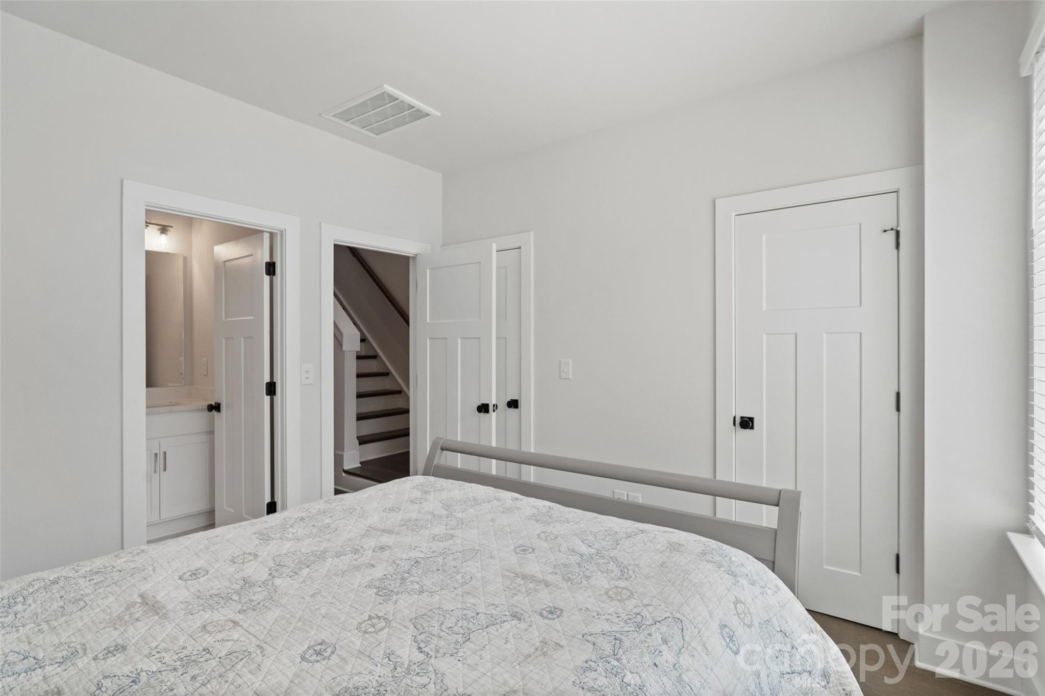 5040 York Park Lane — Charlotte