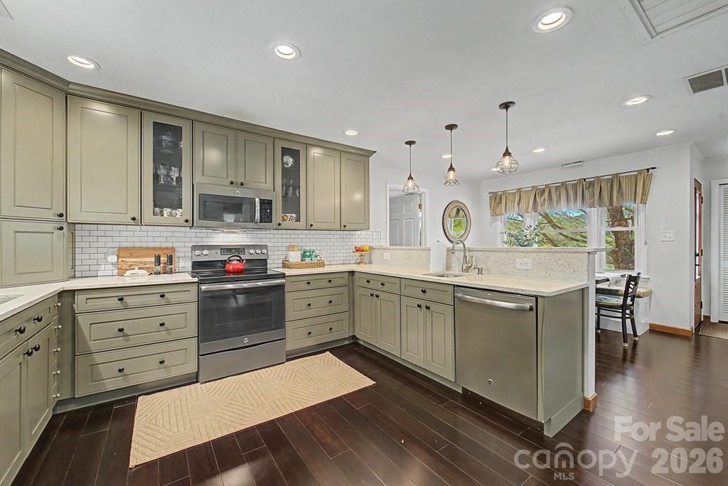 52 Briar Patch Road — Cullowhee