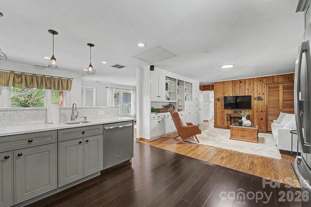 52 Briar Patch Road — Cullowhee