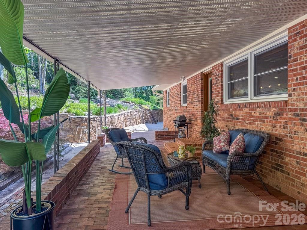 52 Briar Patch Road — Cullowhee