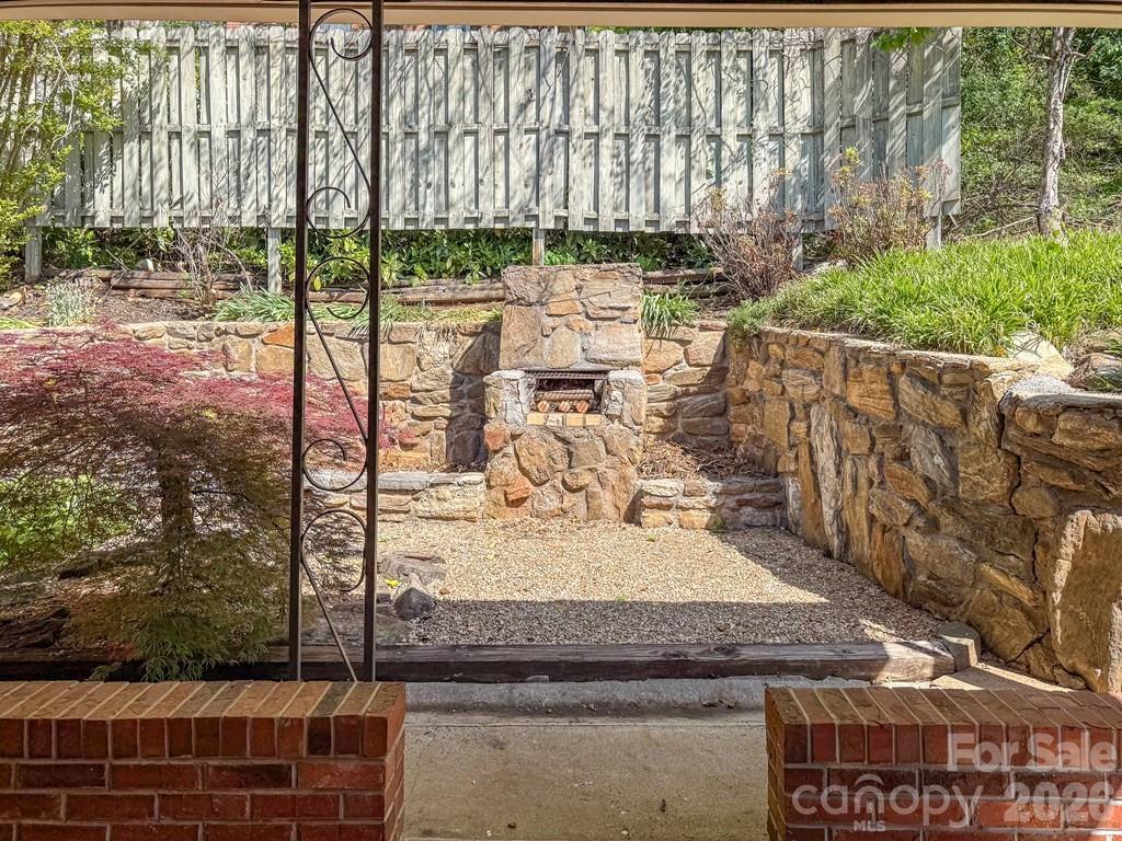 52 Briar Patch Road — Cullowhee