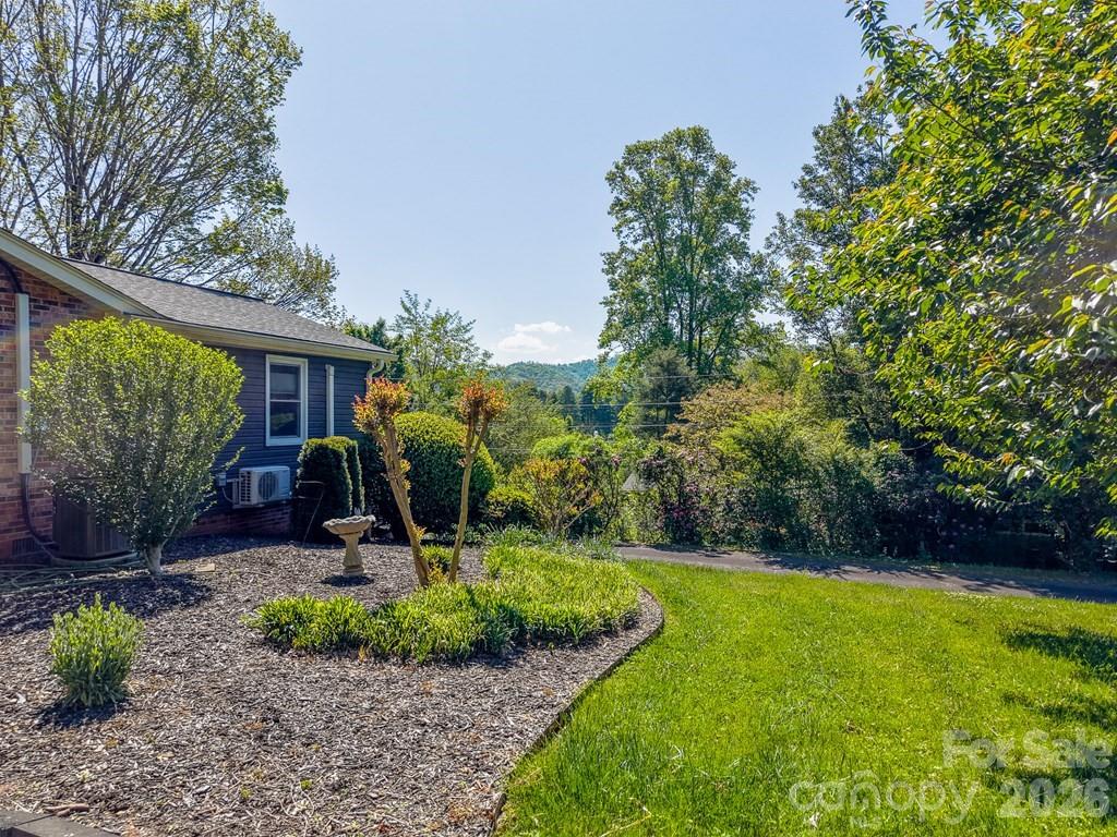 52 Briar Patch Road — Cullowhee