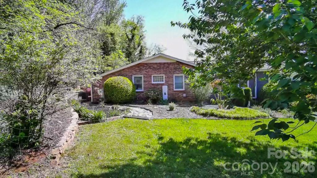 52 Briar Patch Road — Cullowhee