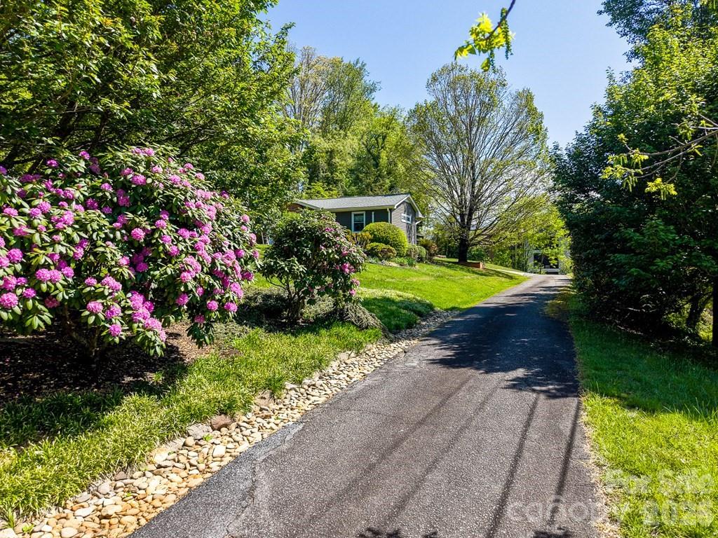 52 Briar Patch Road — Cullowhee