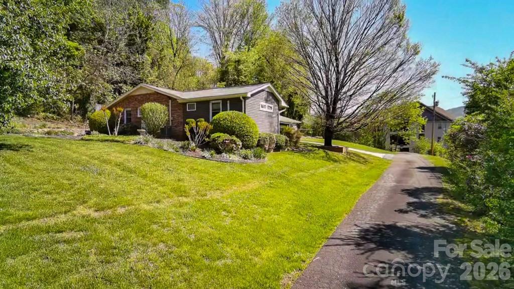 52 Briar Patch Road — Cullowhee