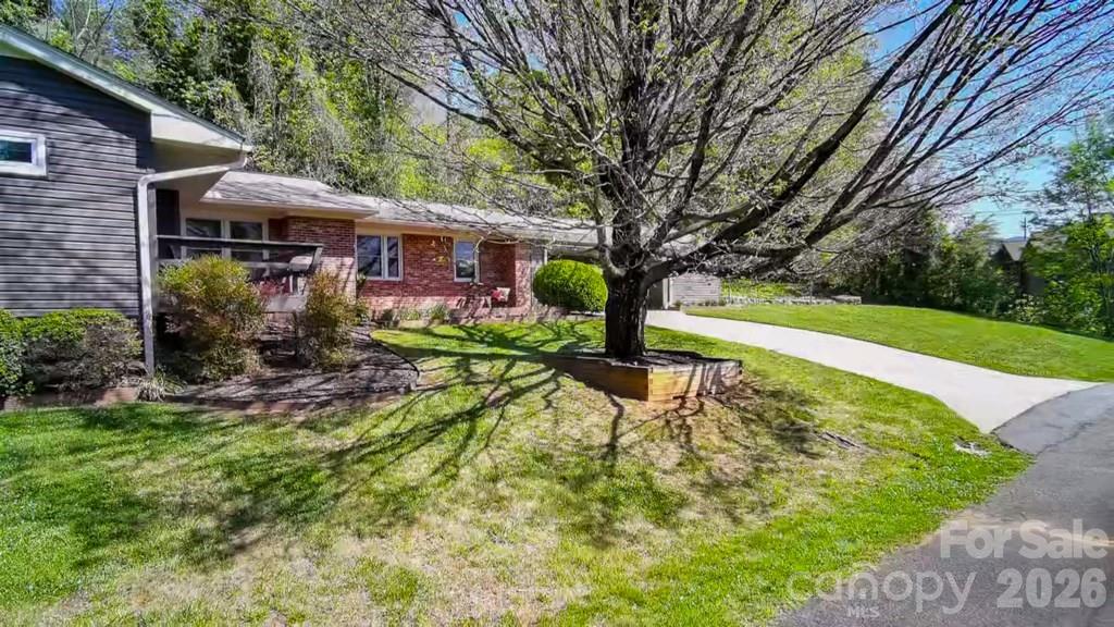 52 Briar Patch Road — Cullowhee