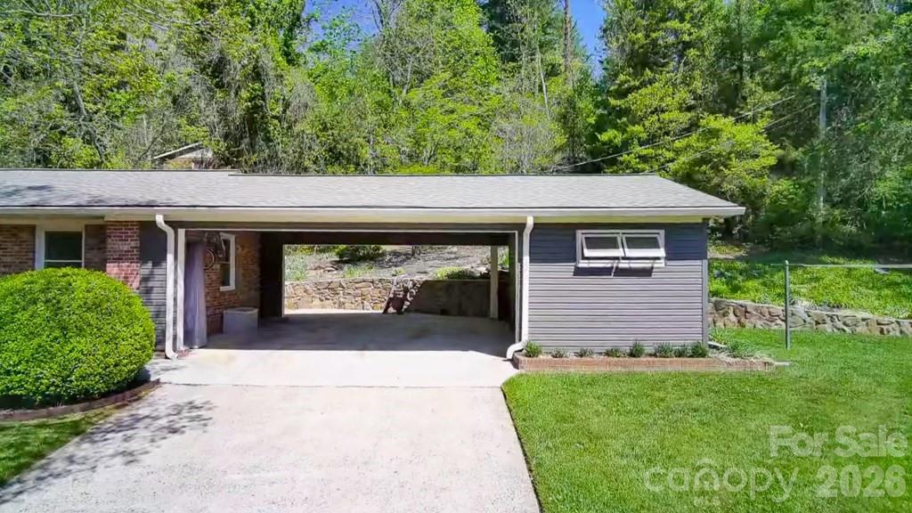 52 Briar Patch Road — Cullowhee