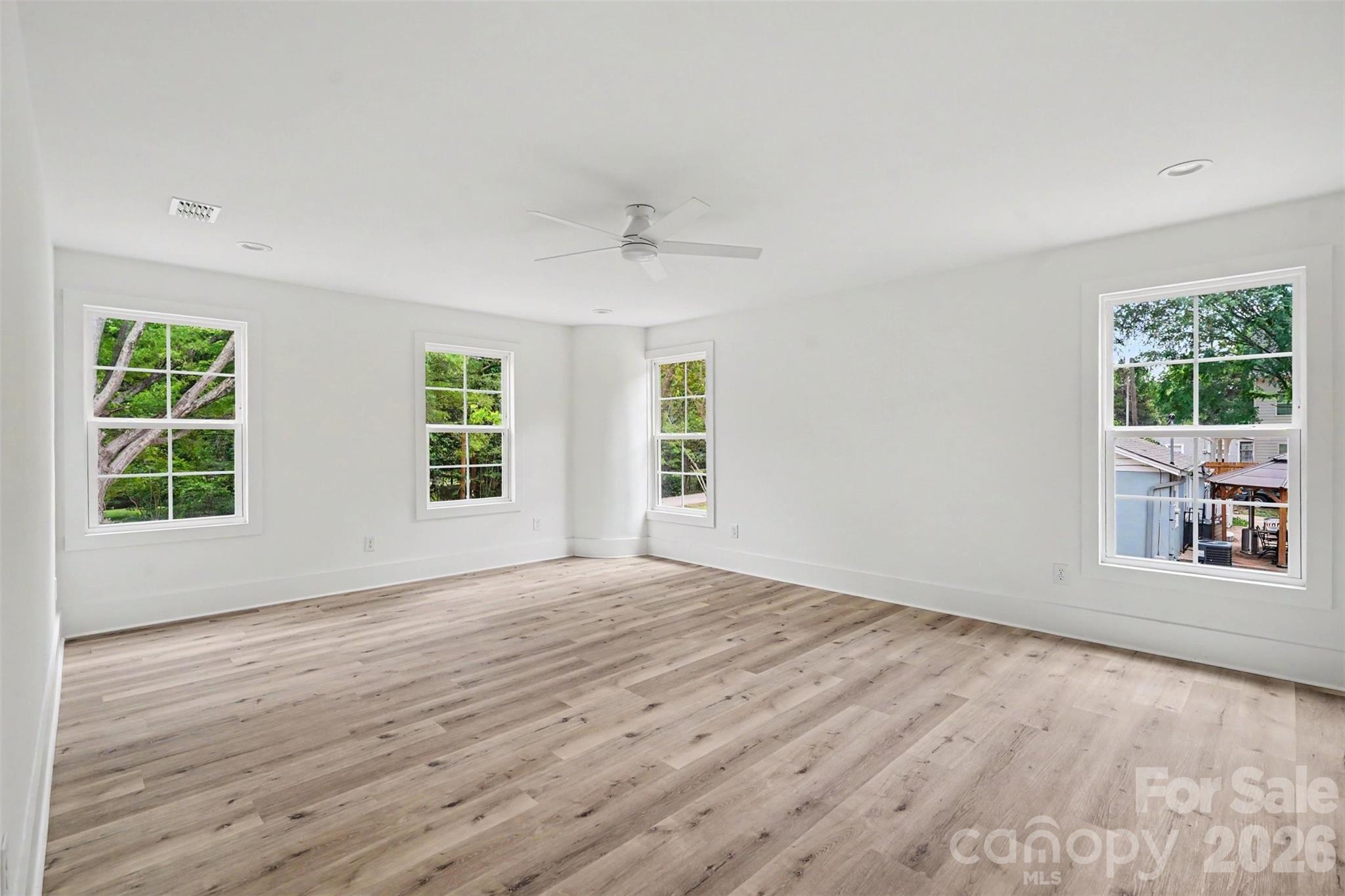 7925 Large Oak Lane — Mint Hill