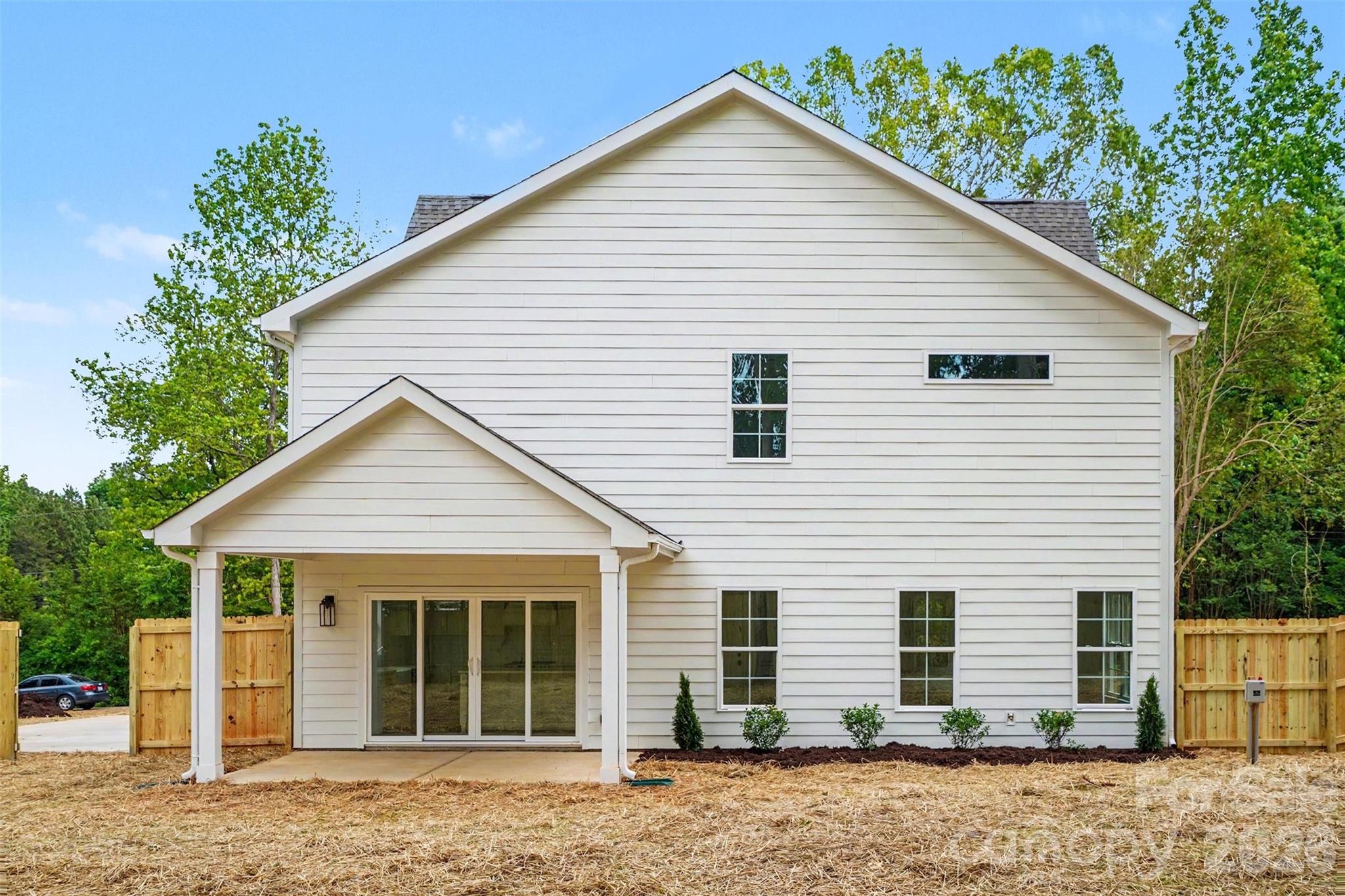 7925 Large Oak Lane — Mint Hill