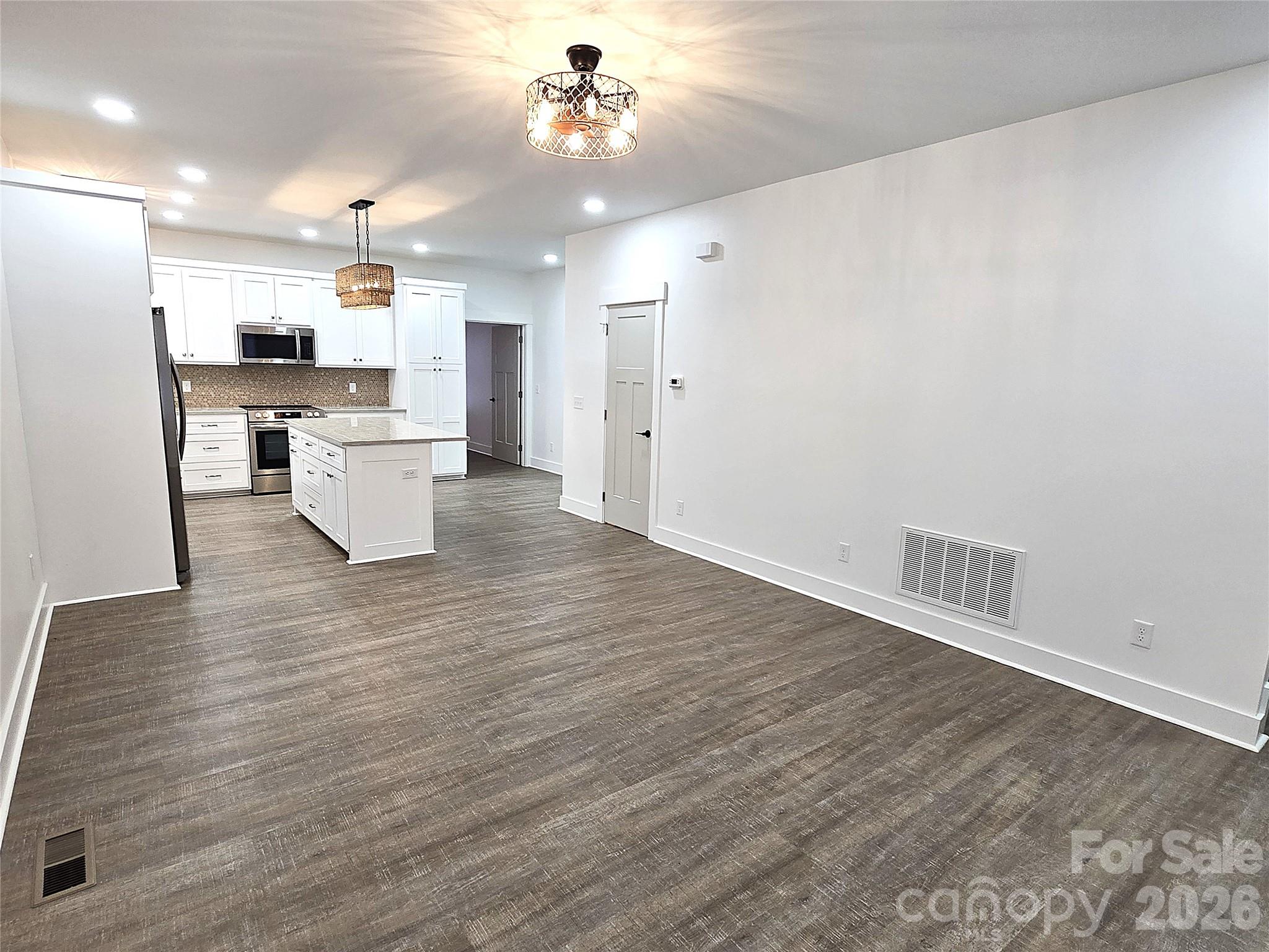 768 8th Street NE — Hickory