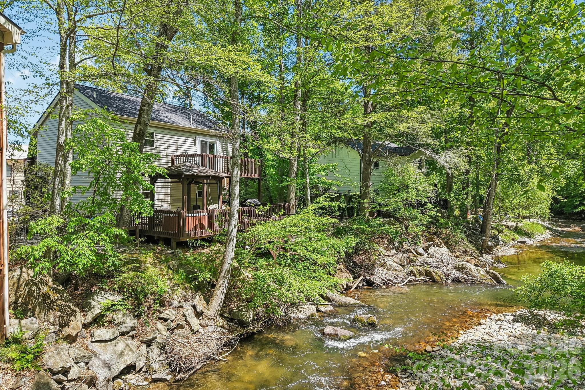12 Indian Trace Road — Maggie Valley