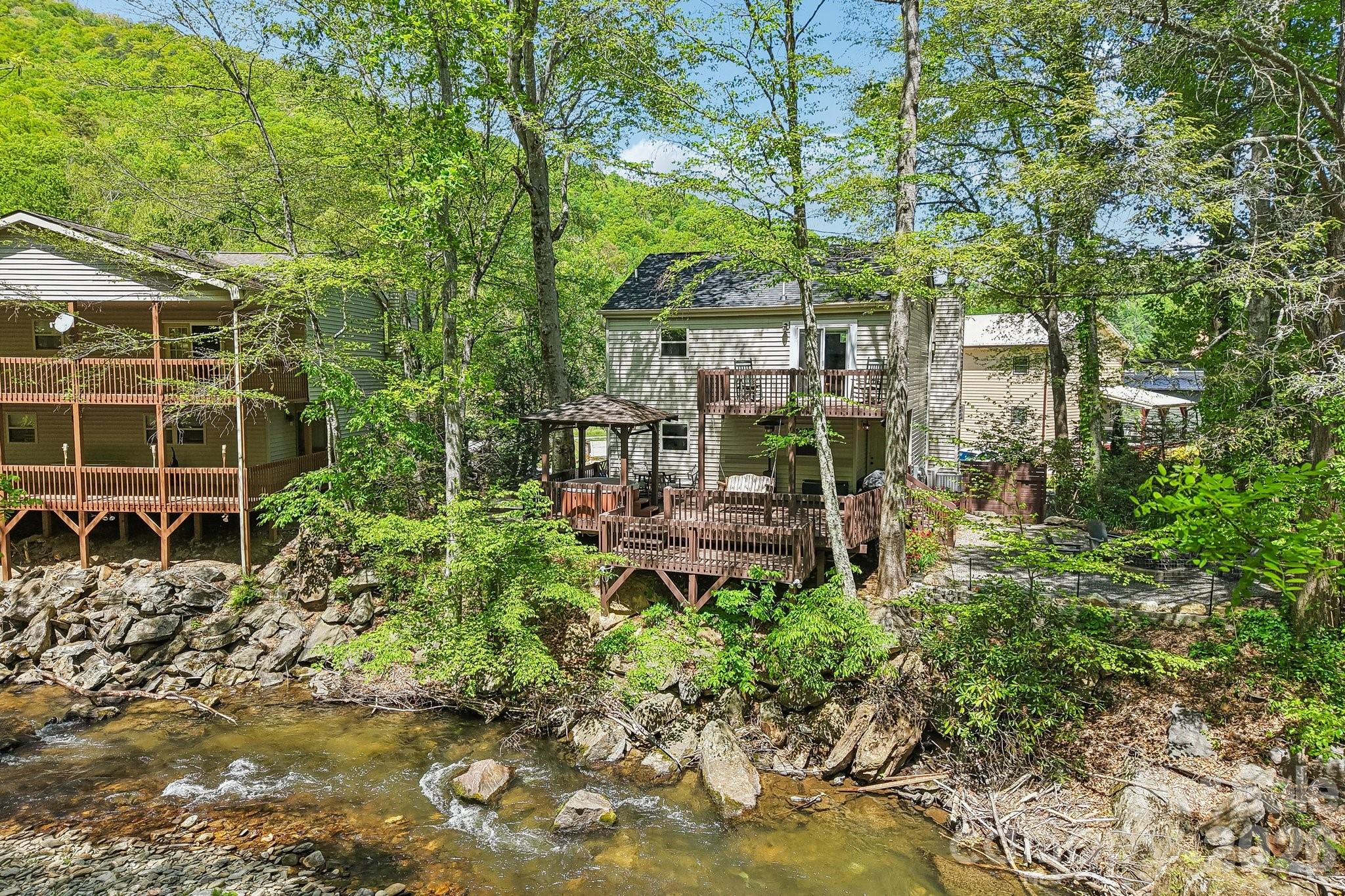 12 Indian Trace Road — Maggie Valley