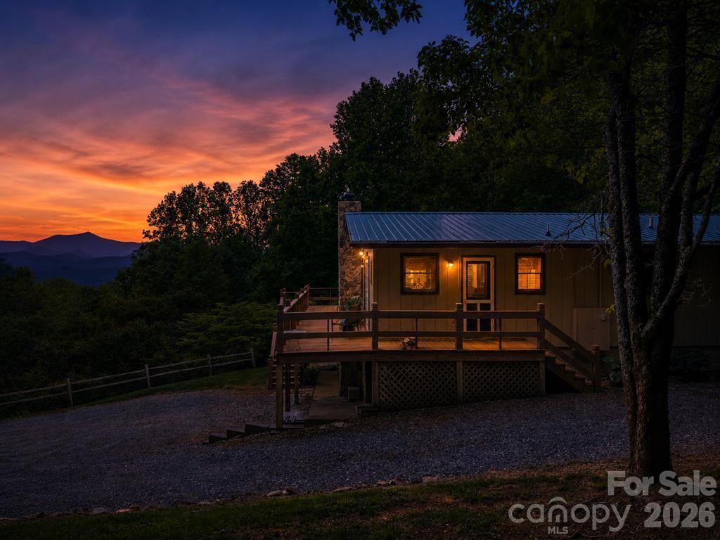 1413 Kitchens Branch Road — Sylva