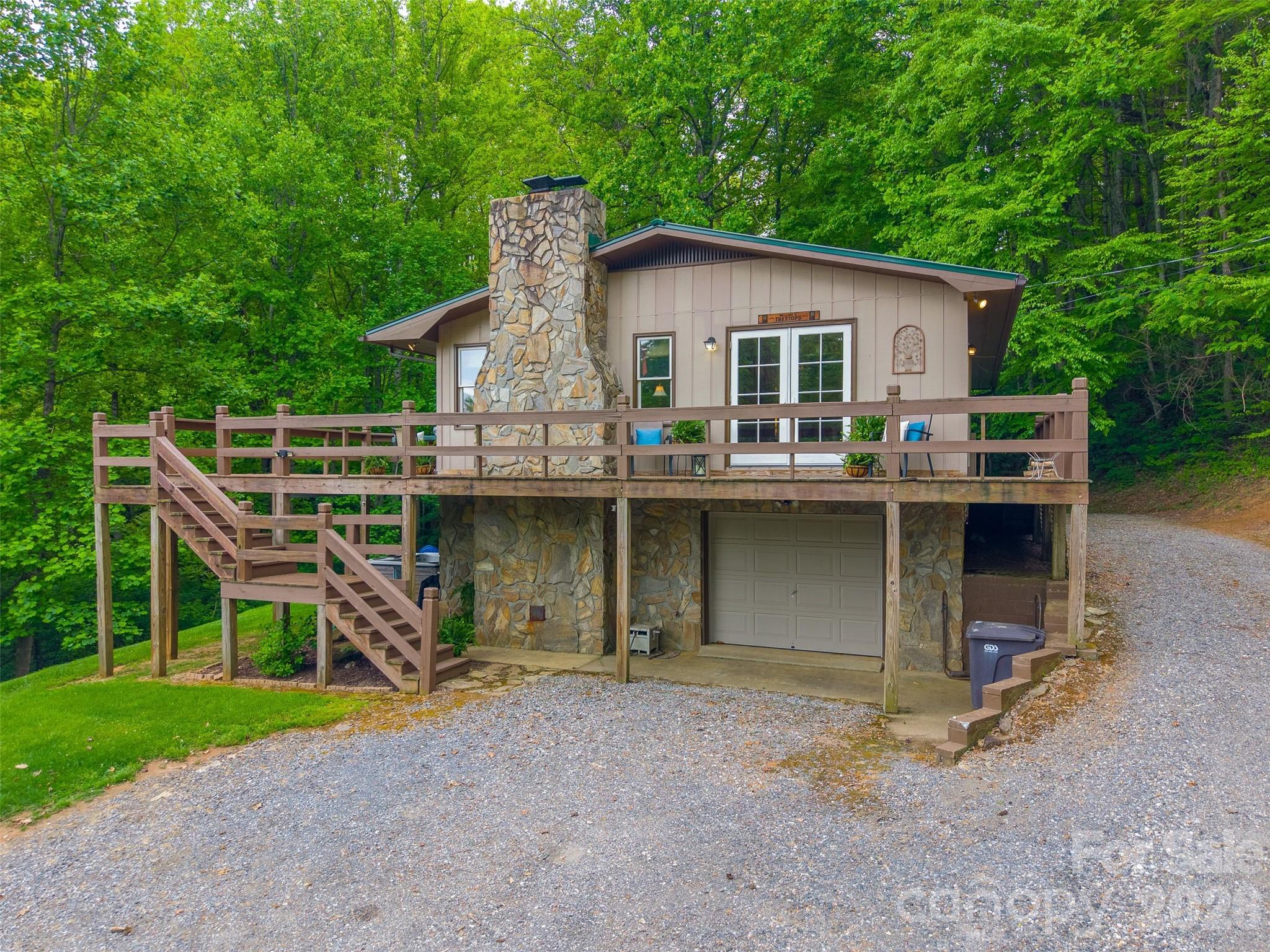 1413 Kitchens Branch Road — Sylva
