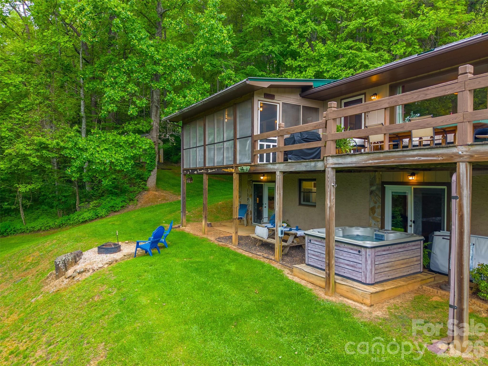 1413 Kitchens Branch Road — Sylva