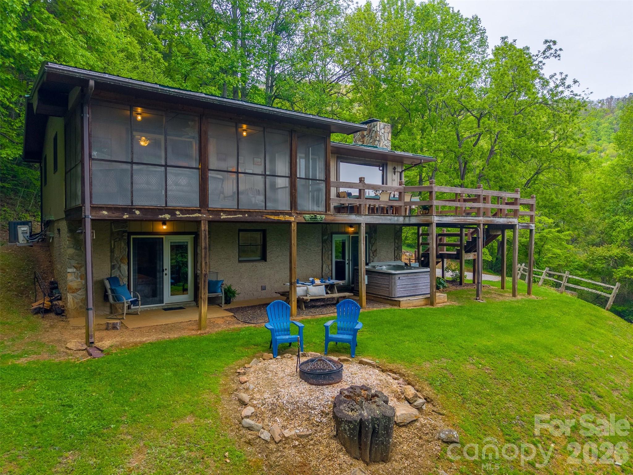 1413 Kitchens Branch Road — Sylva