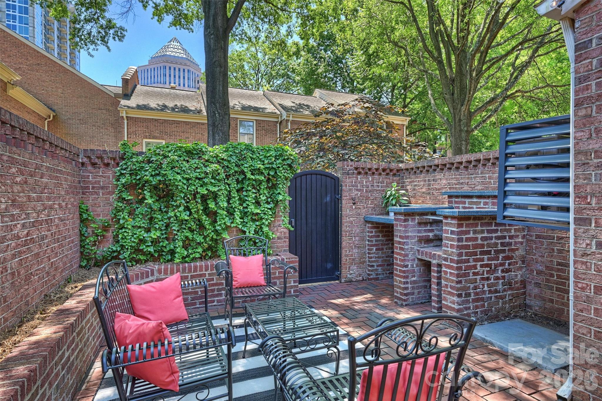 520 N Poplar Street #I — Charlotte