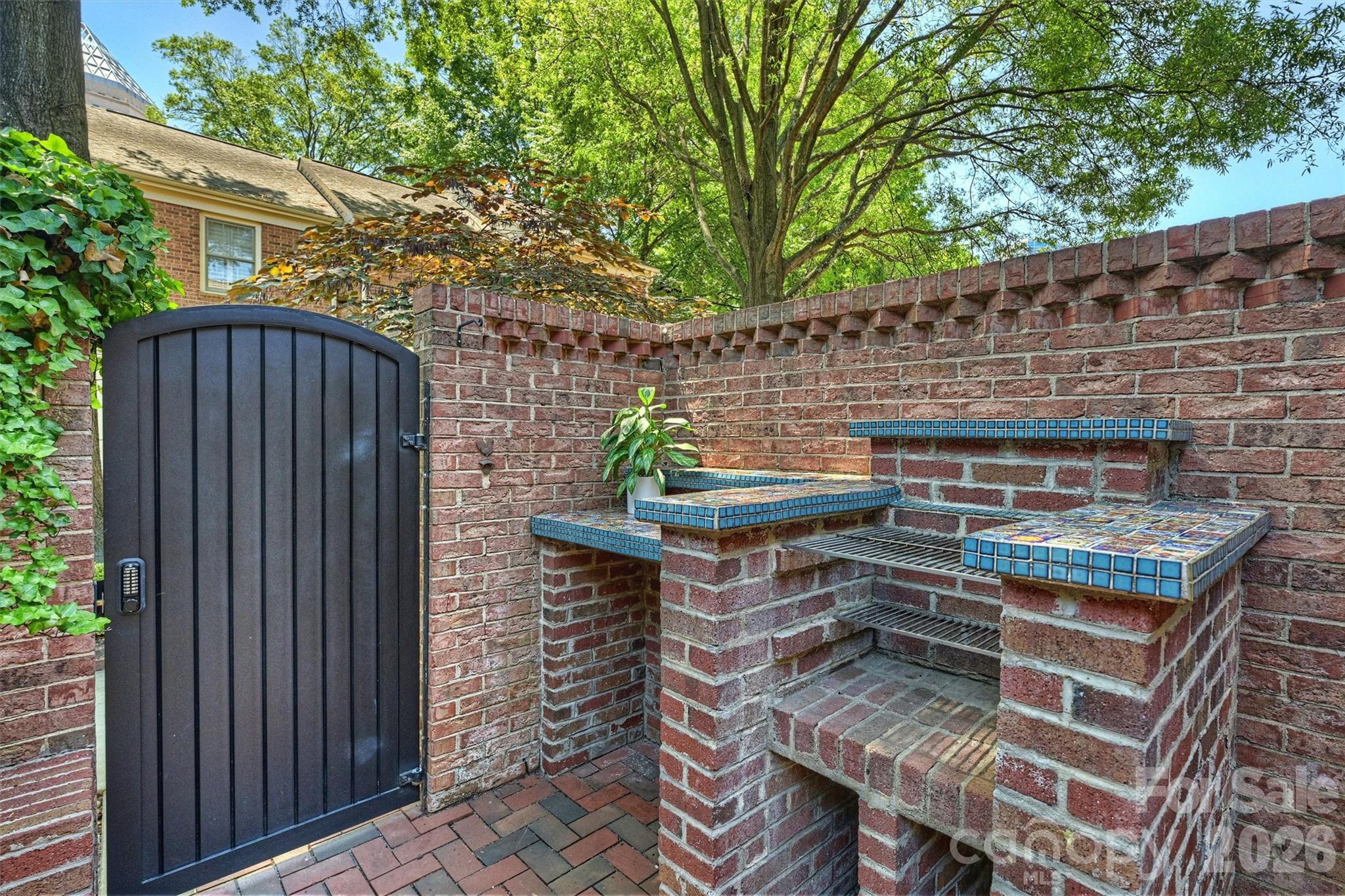 520 N Poplar Street #I — Charlotte