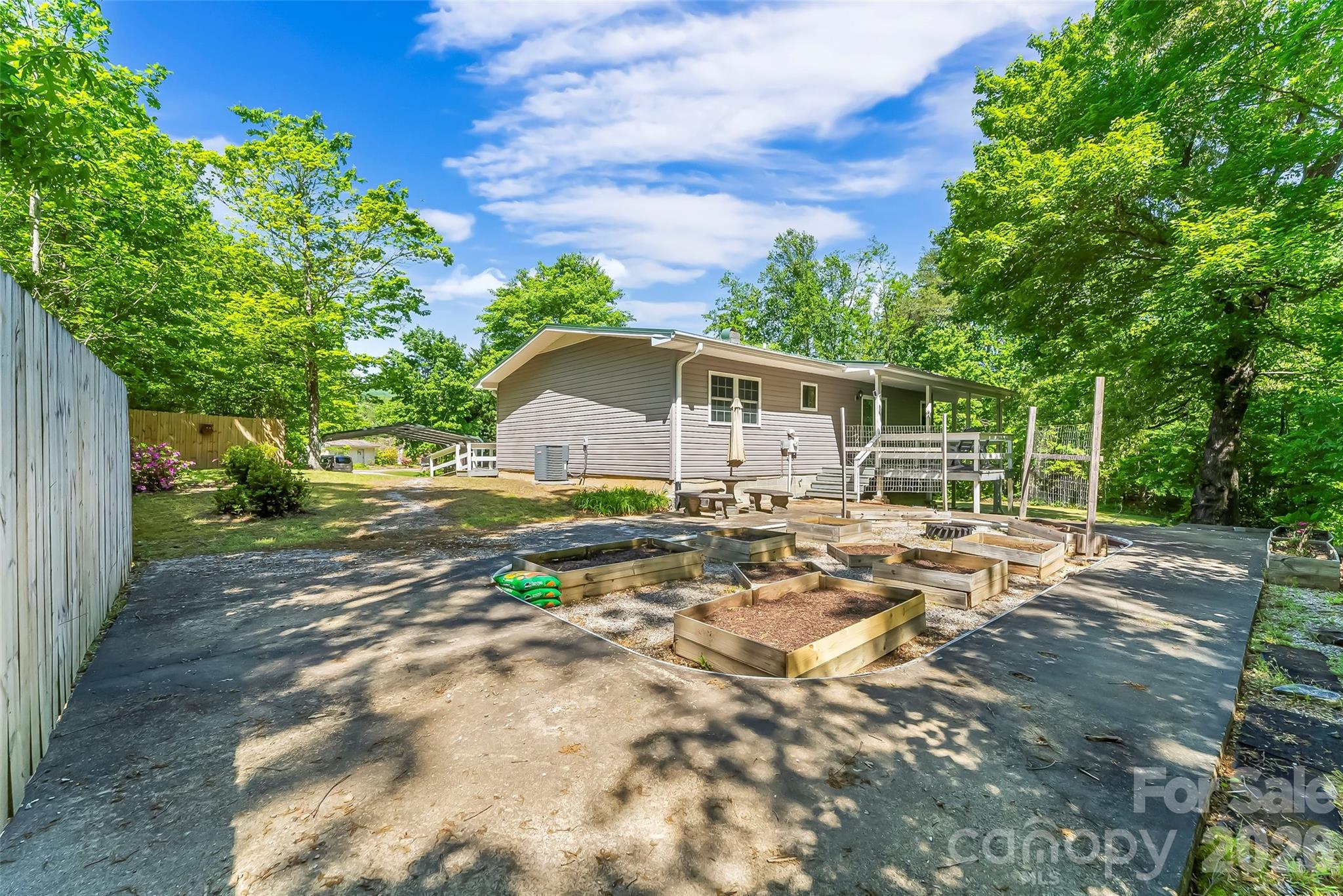 106 Silverstone Drive — Marion
