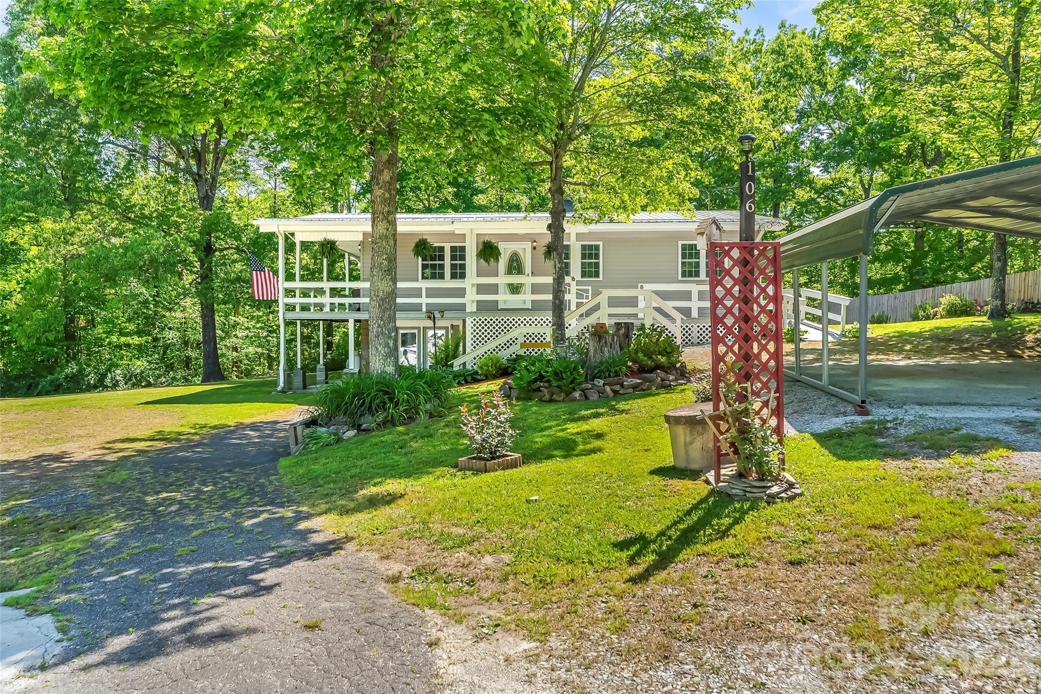 106 Silverstone Drive — Marion