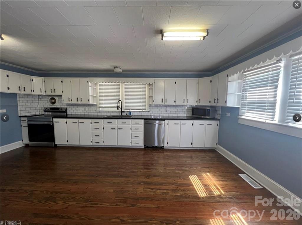 820 Suncrest Orchard Road — North Wilkesboro
