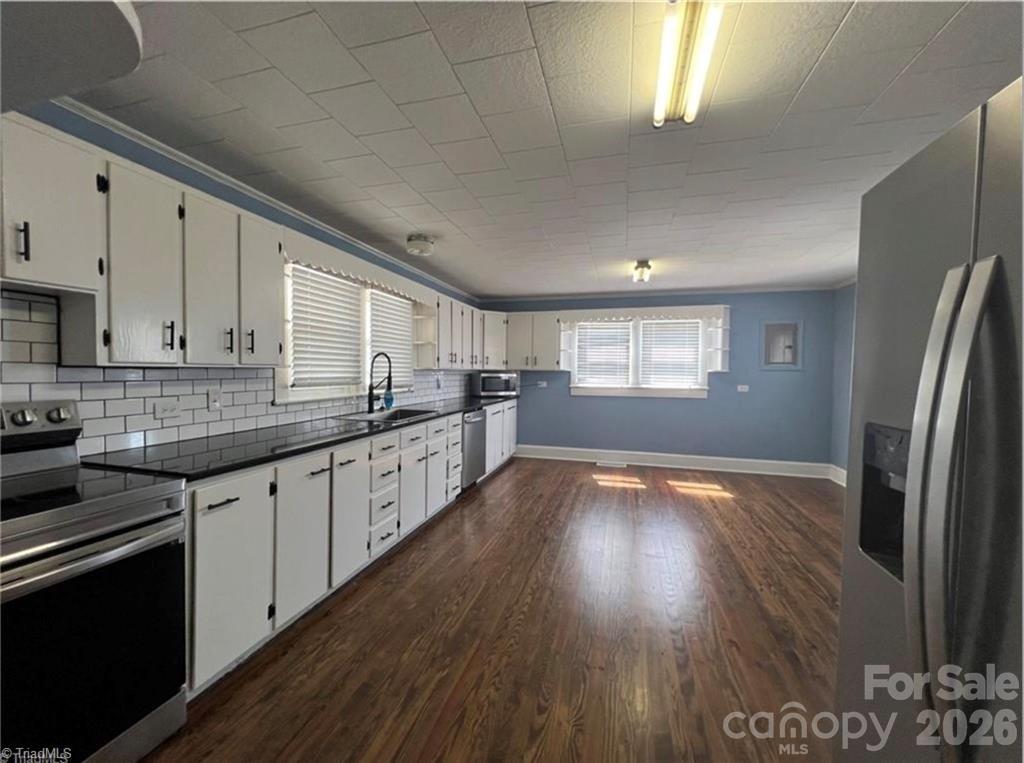 820 Suncrest Orchard Road — North Wilkesboro