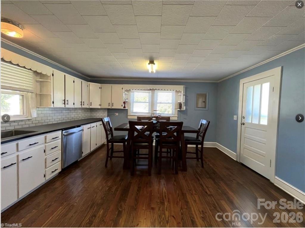 820 Suncrest Orchard Road — North Wilkesboro