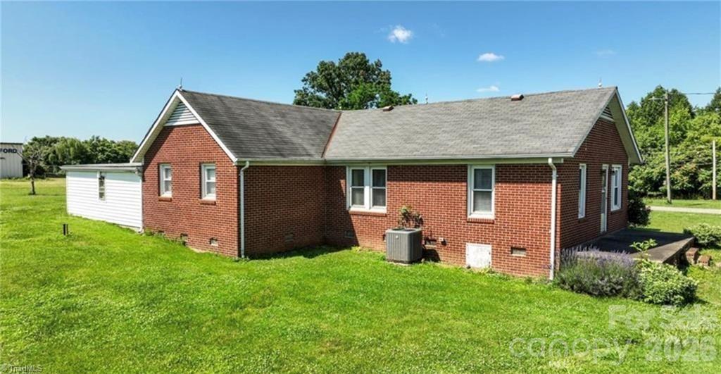 820 Suncrest Orchard Road — North Wilkesboro