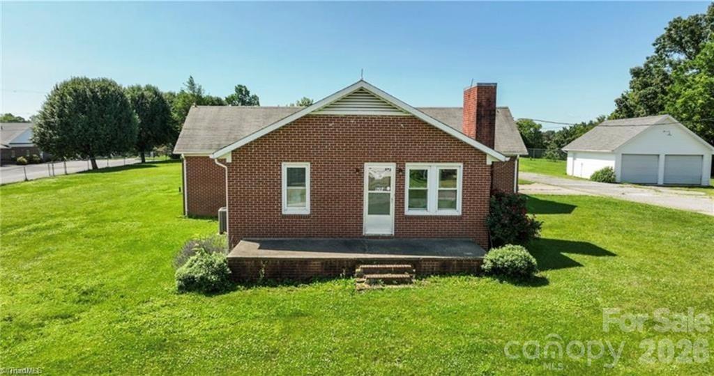 820 Suncrest Orchard Road — North Wilkesboro