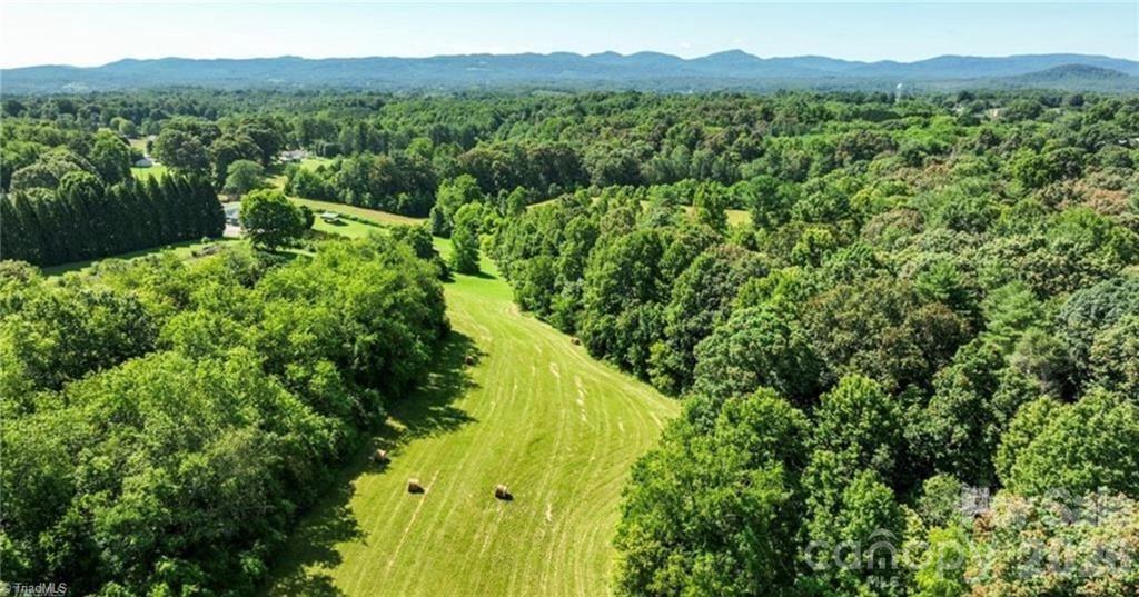 820 Suncrest Orchard Road — North Wilkesboro