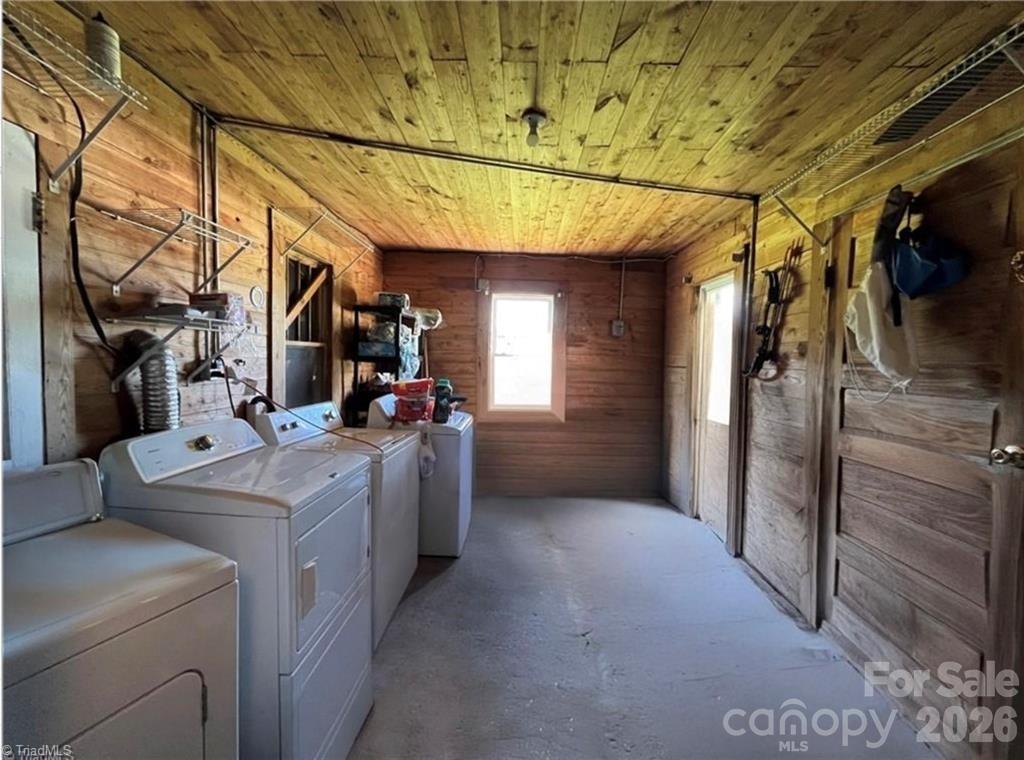 820 Suncrest Orchard Road — North Wilkesboro