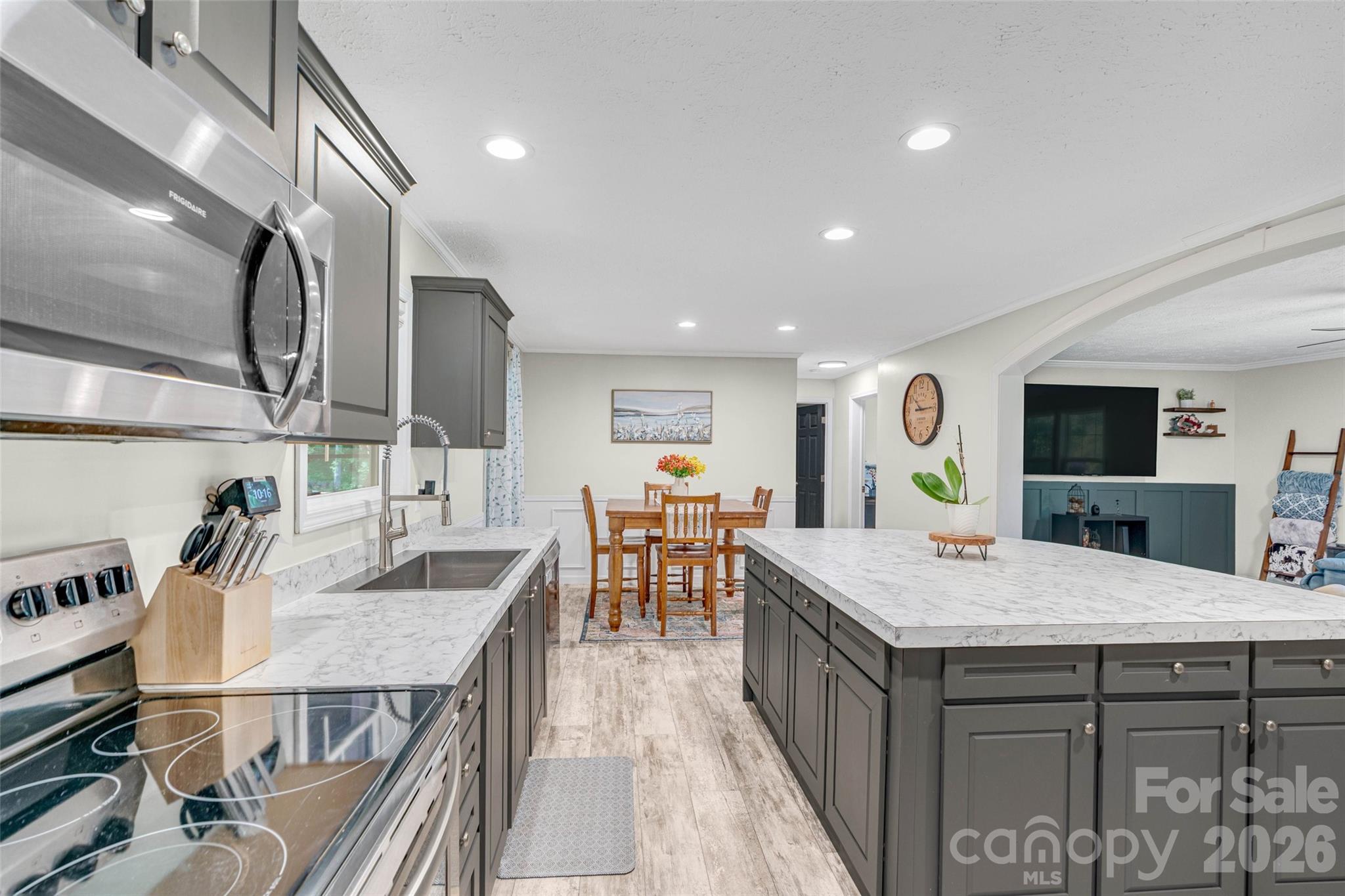 5007 Carlos Road — Catawba