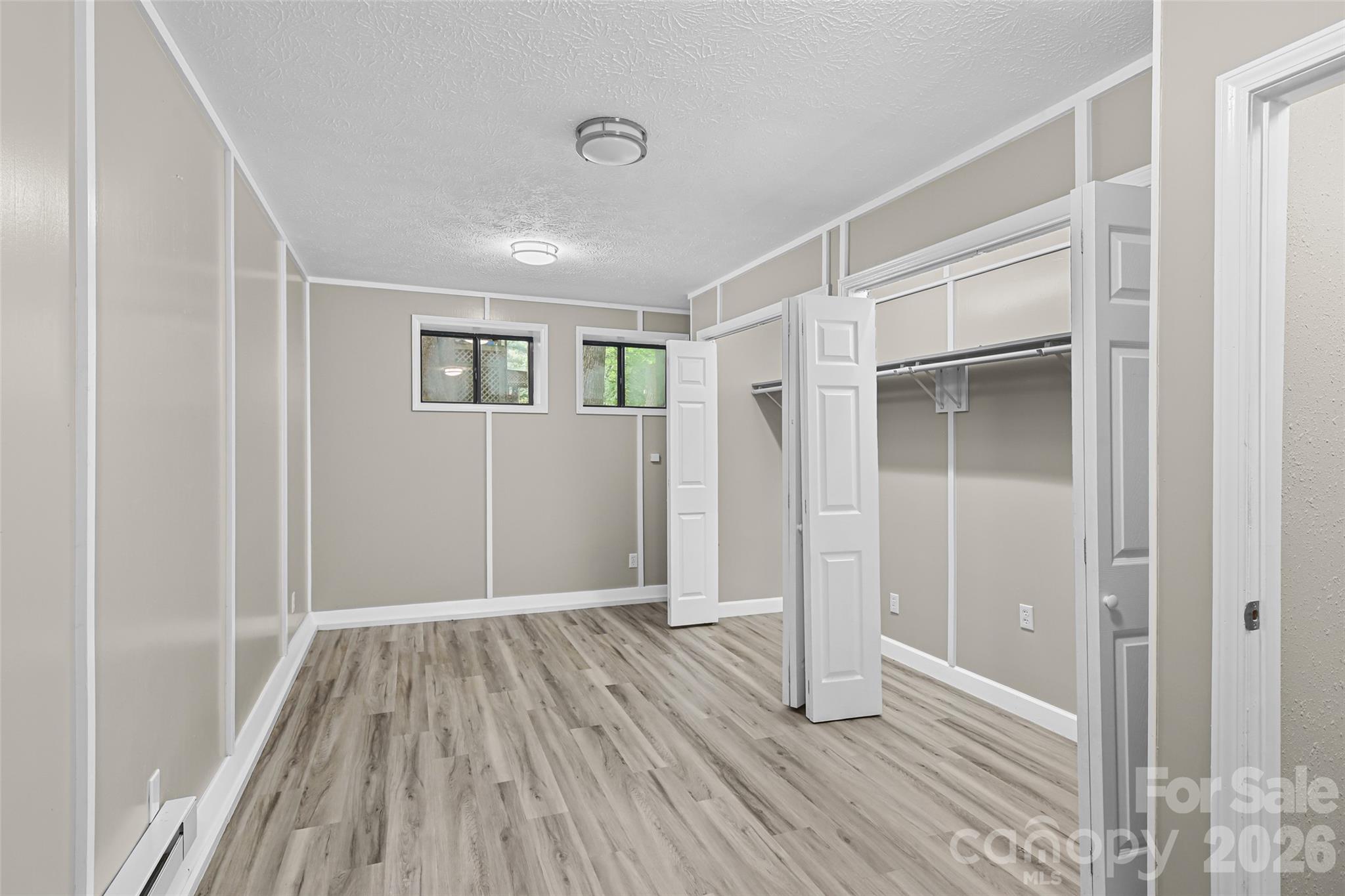 659 Salisbury Road — Hendersonville