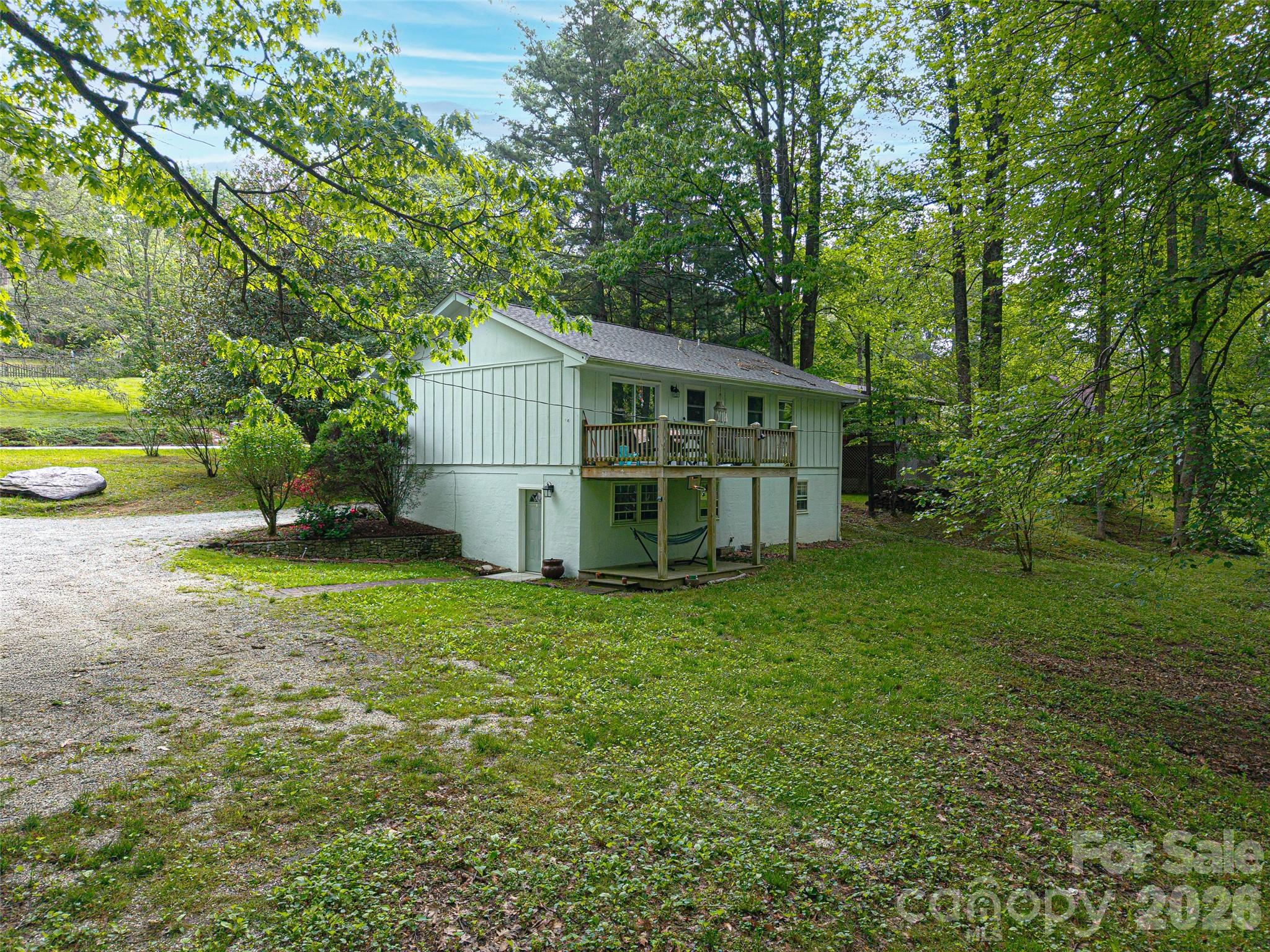 659 Salisbury Road — Hendersonville