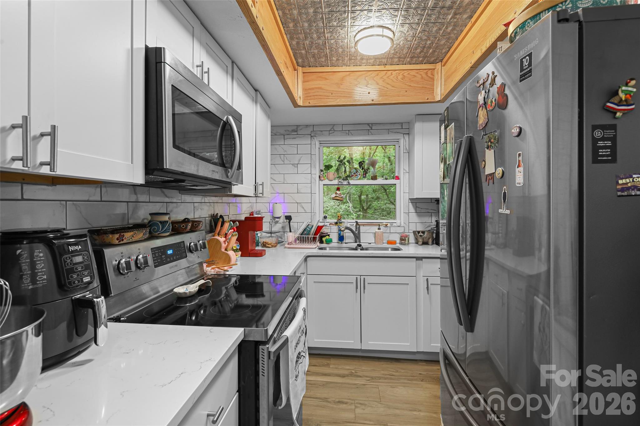 659 Salisbury Road — Hendersonville