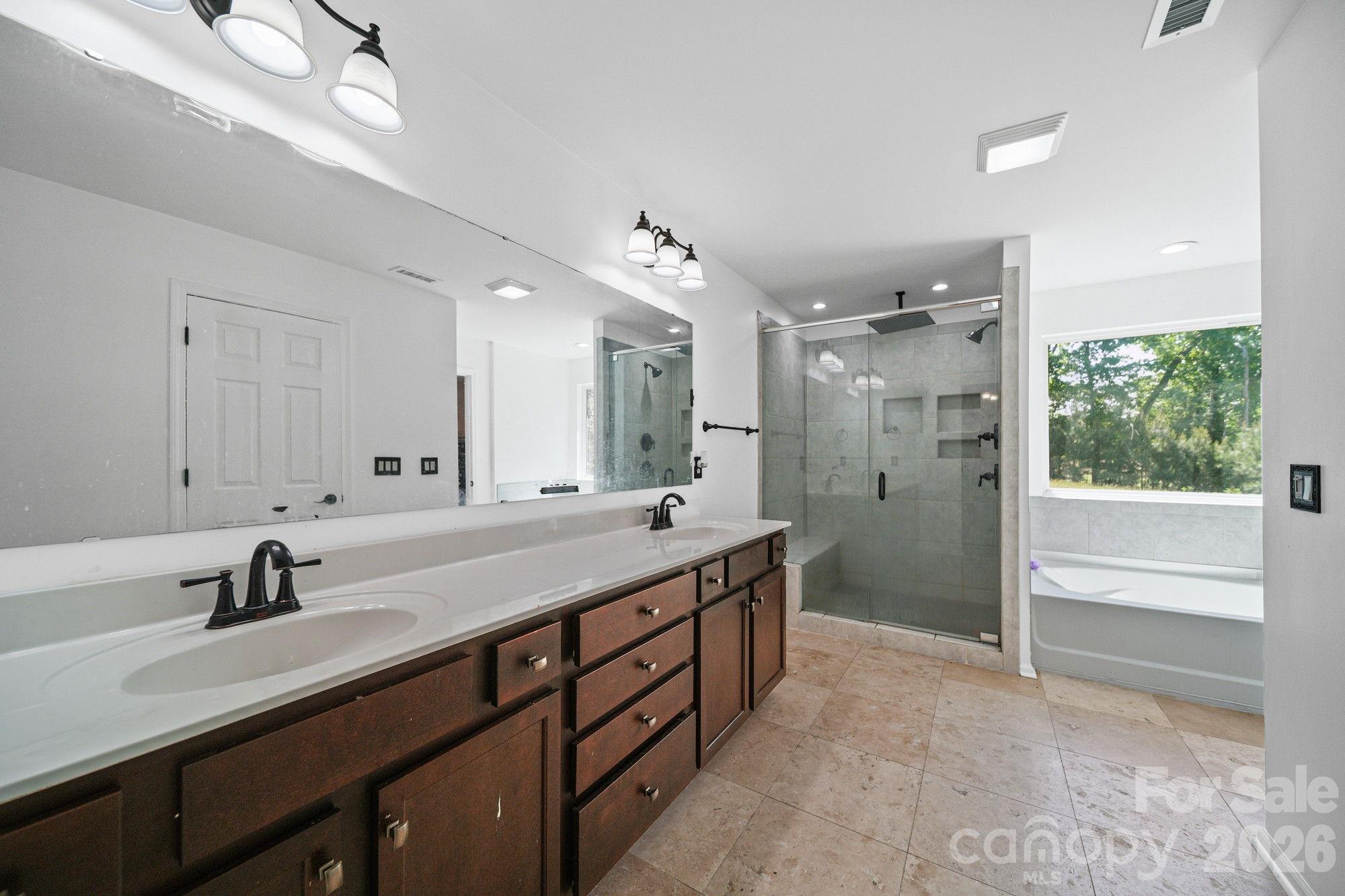 157 Old Harbor Drive — Mount Gilead