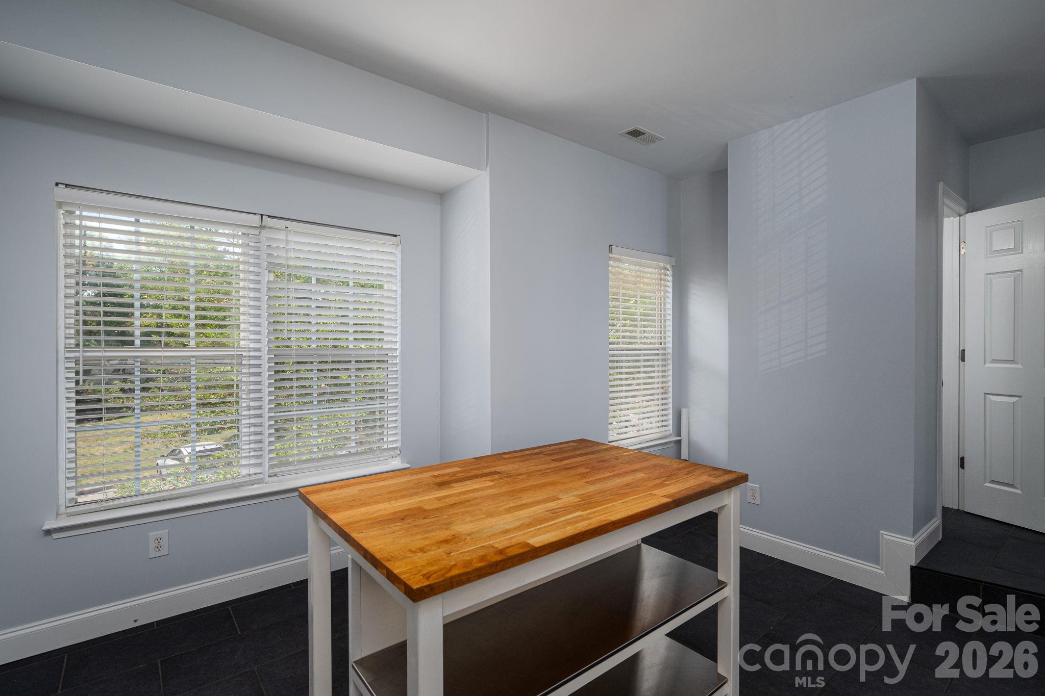 304 Rock Ridge Lane — Mount Holly