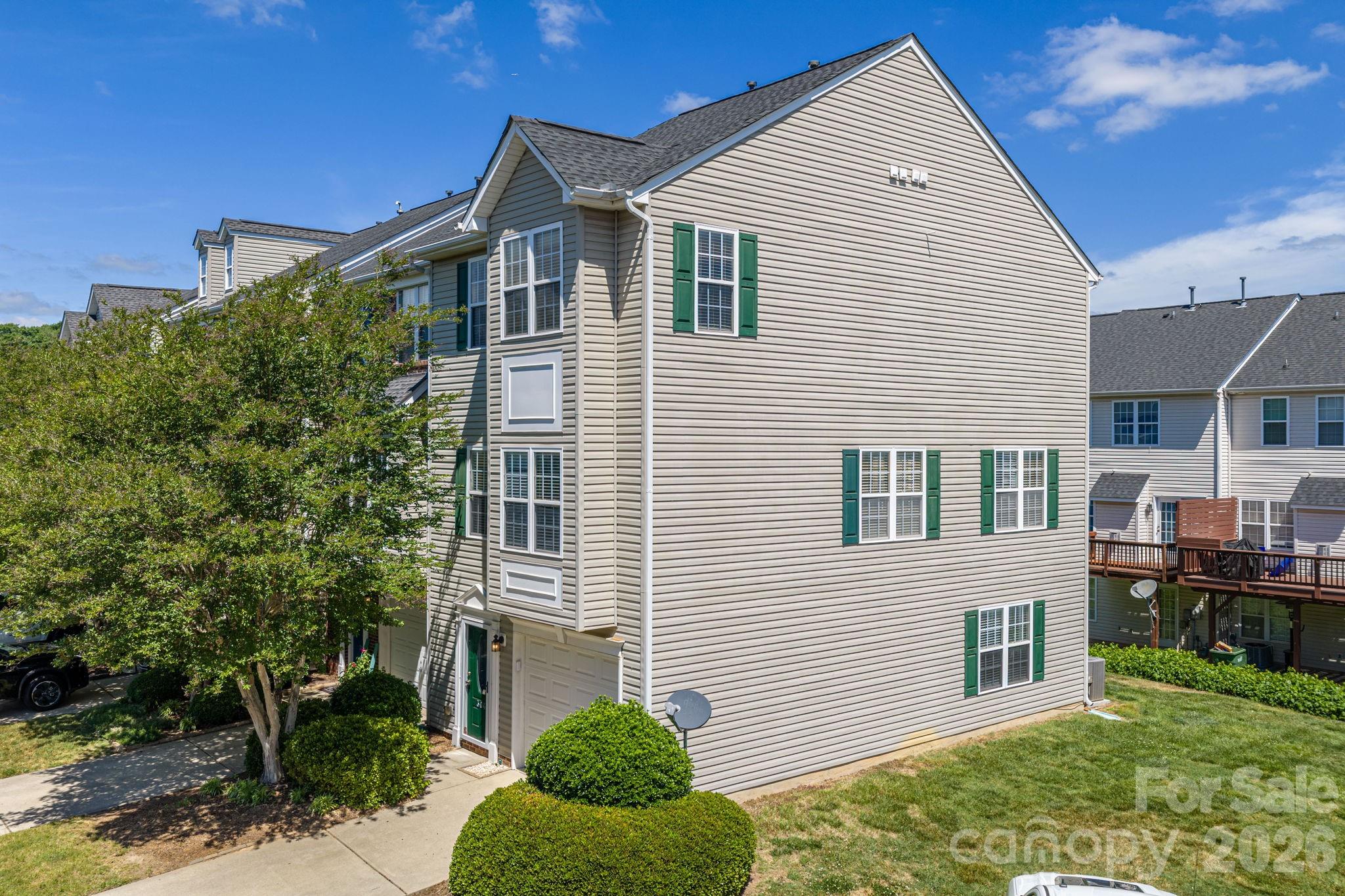 304 Rock Ridge Lane — Mount Holly