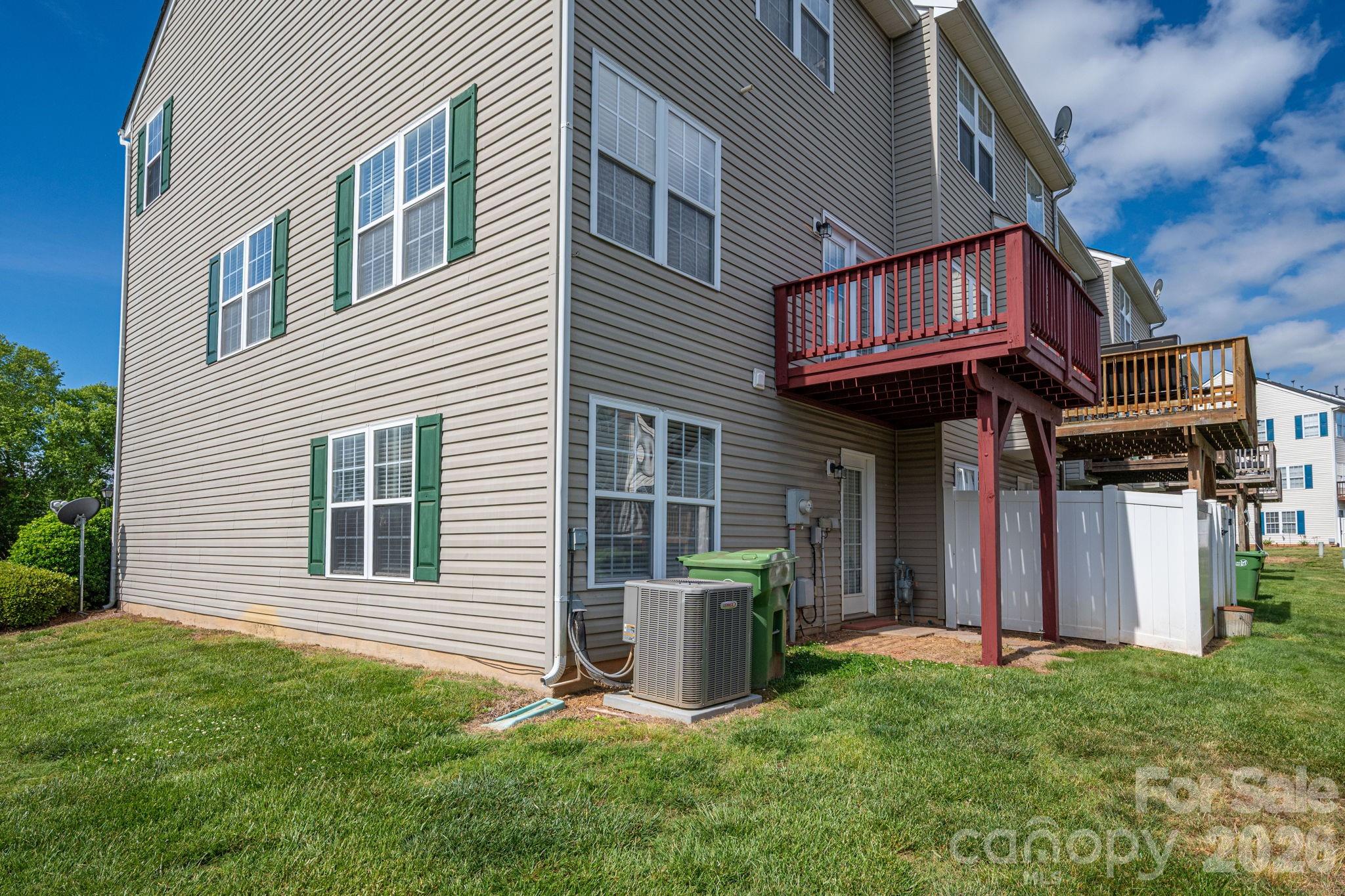 304 Rock Ridge Lane — Mount Holly