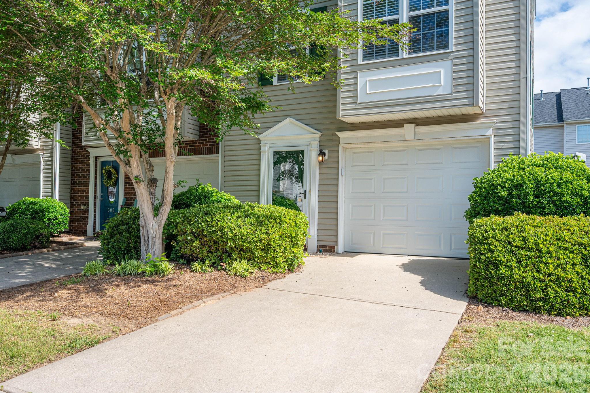 304 Rock Ridge Lane — Mount Holly