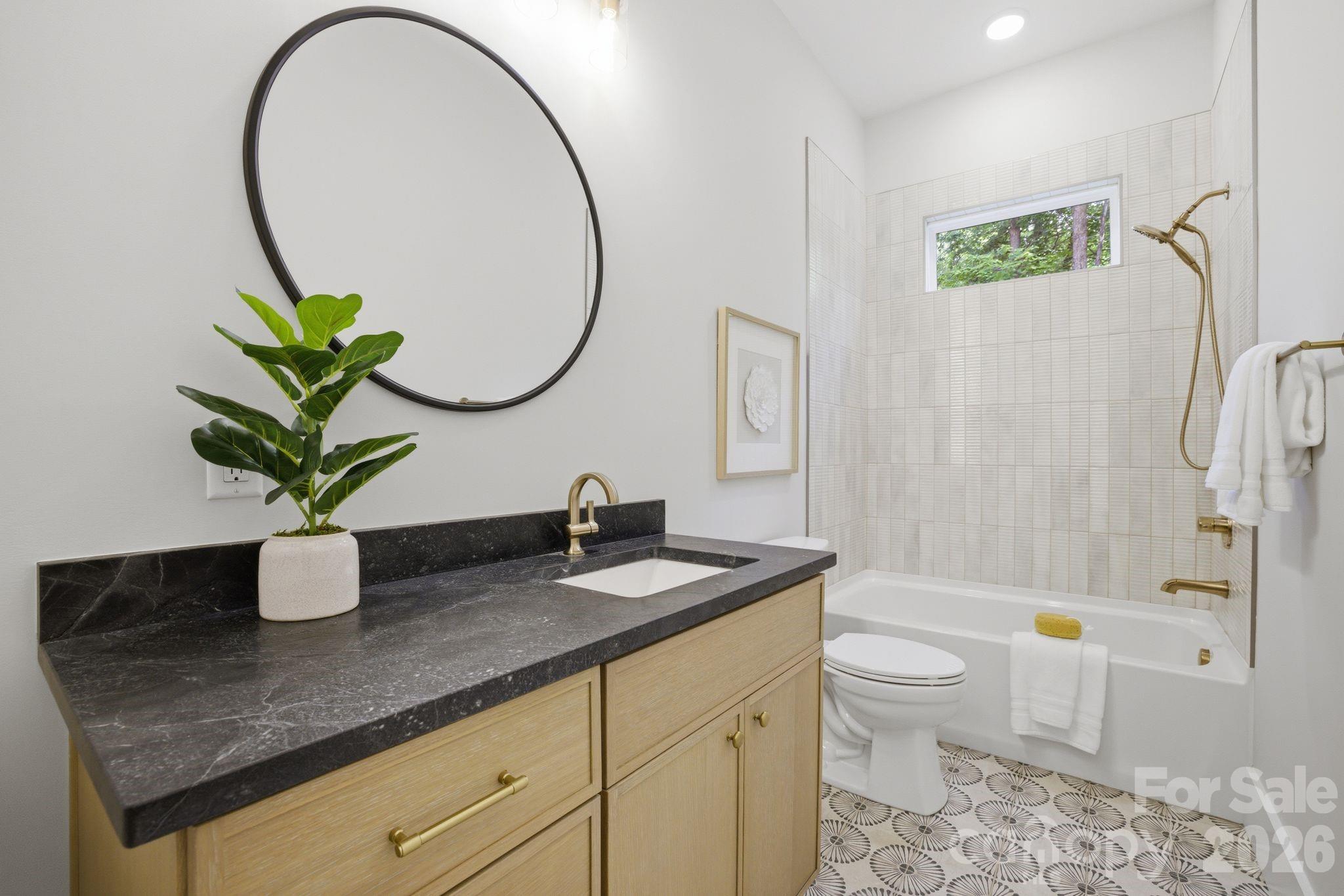 8321 Long Island Road — Catawba