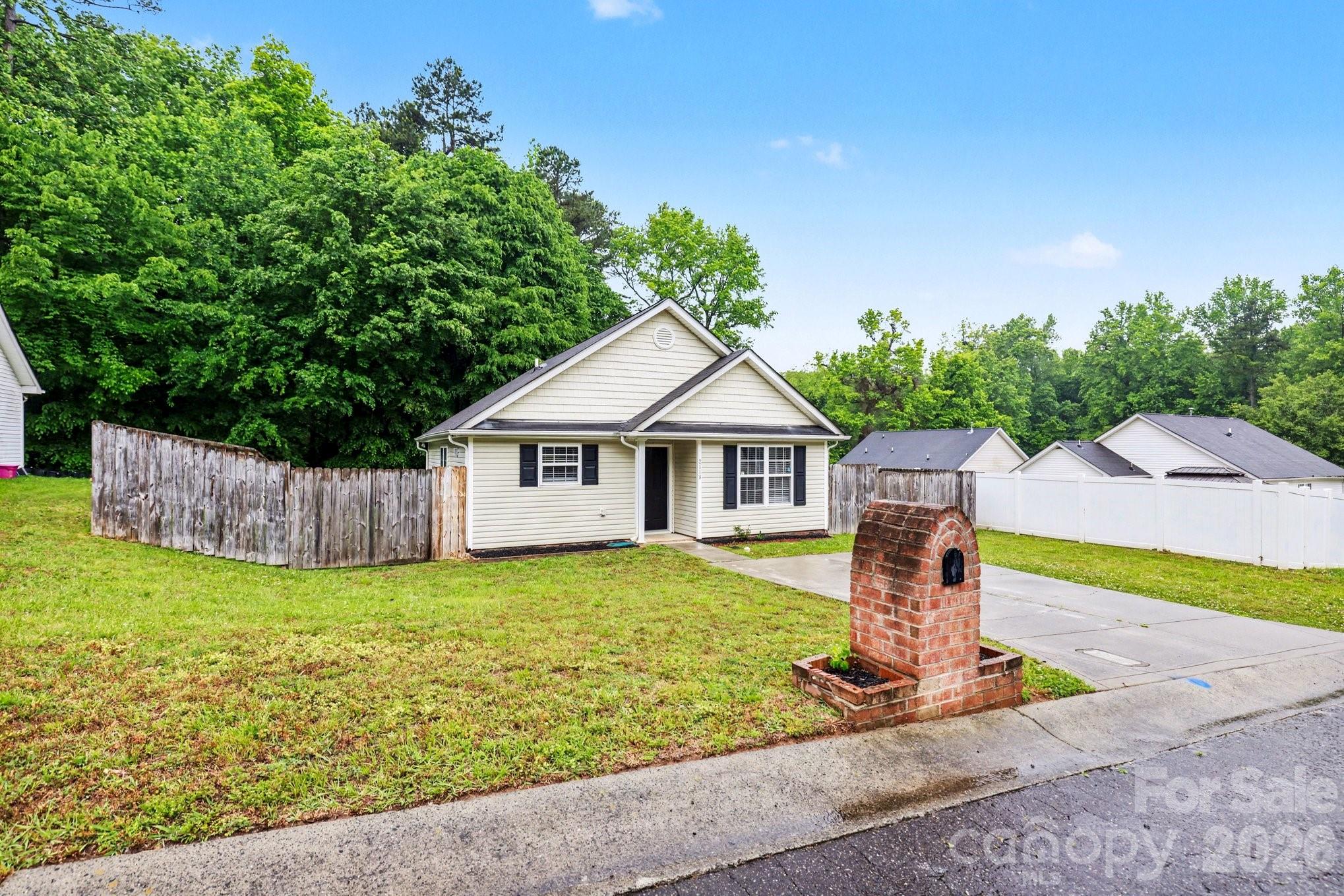 2116 Lauren Elizabeth Court — Charlotte