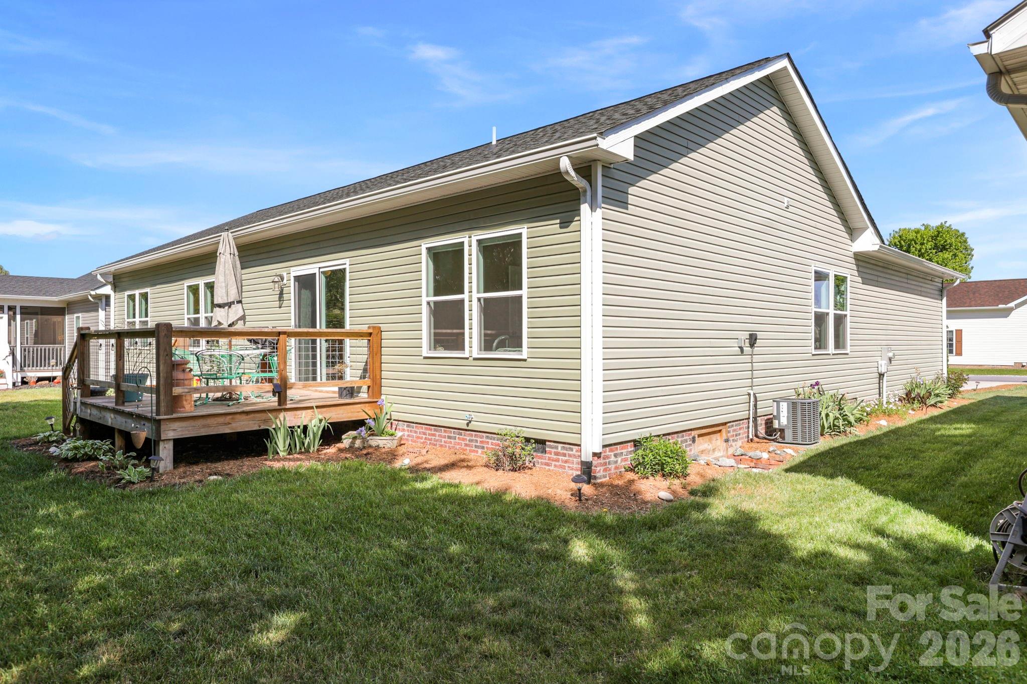 143 Beechnut Drive — Hendersonville