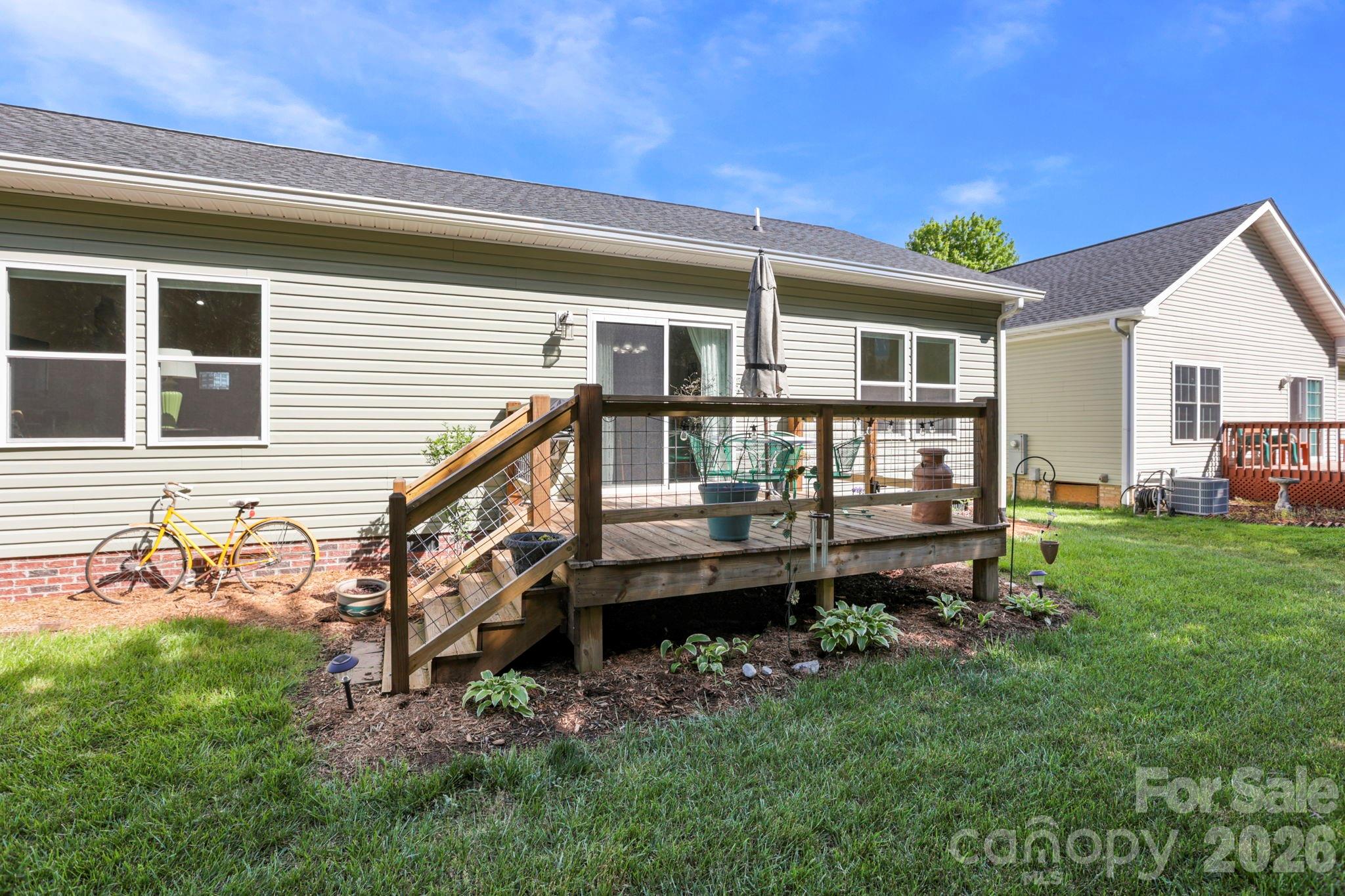 143 Beechnut Drive — Hendersonville