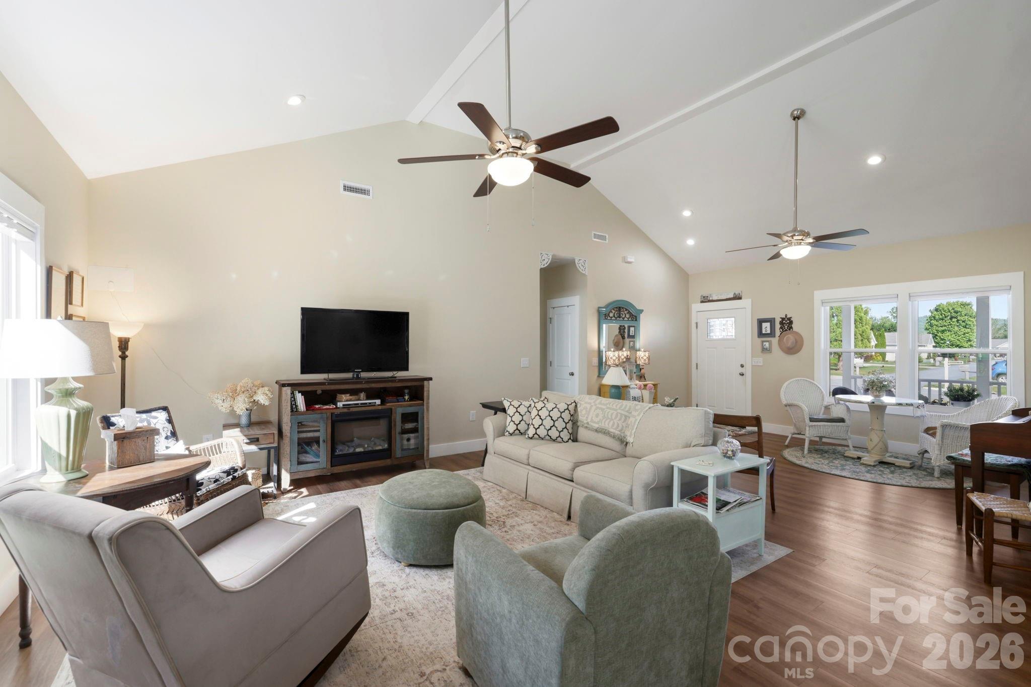 143 Beechnut Drive — Hendersonville